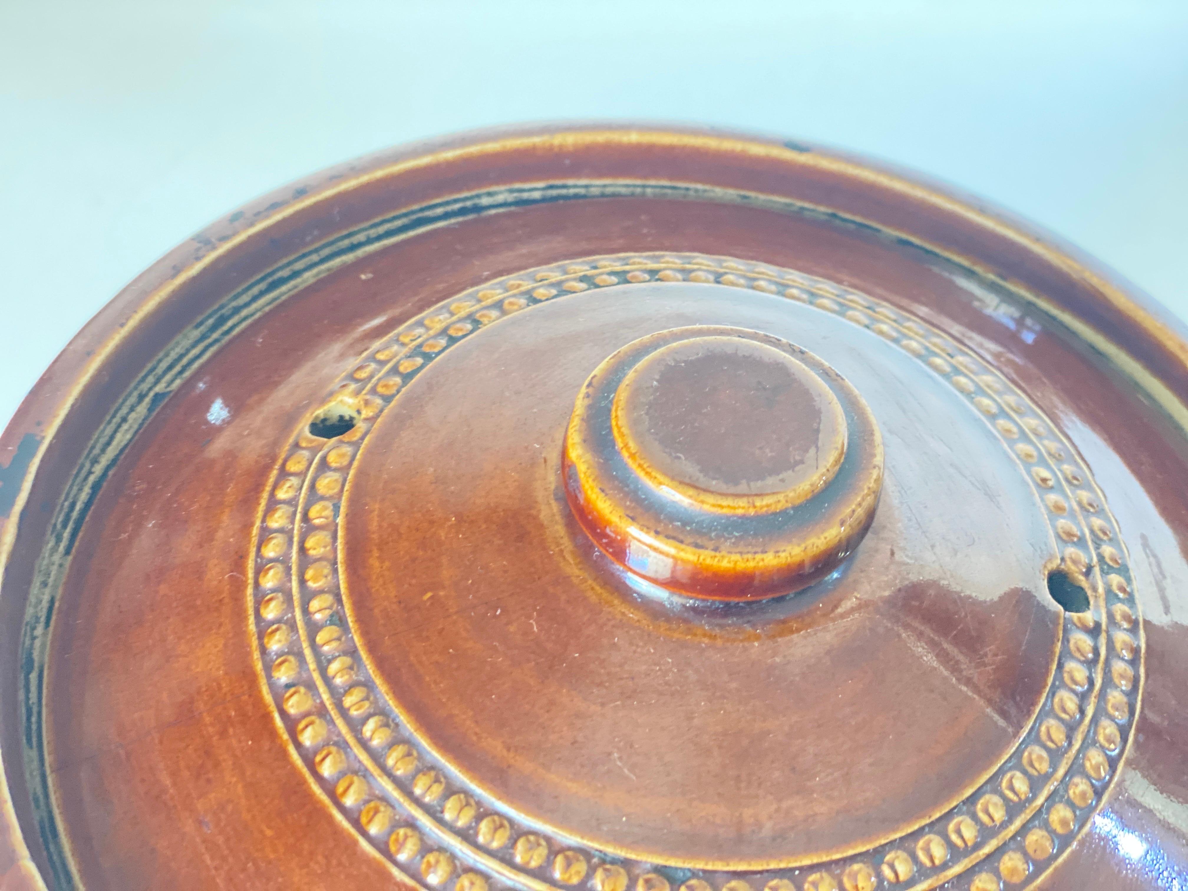 Brown Glazed Lidded Stoneware soupe Tureen England Medium Size, circa 1950 For Sale 2