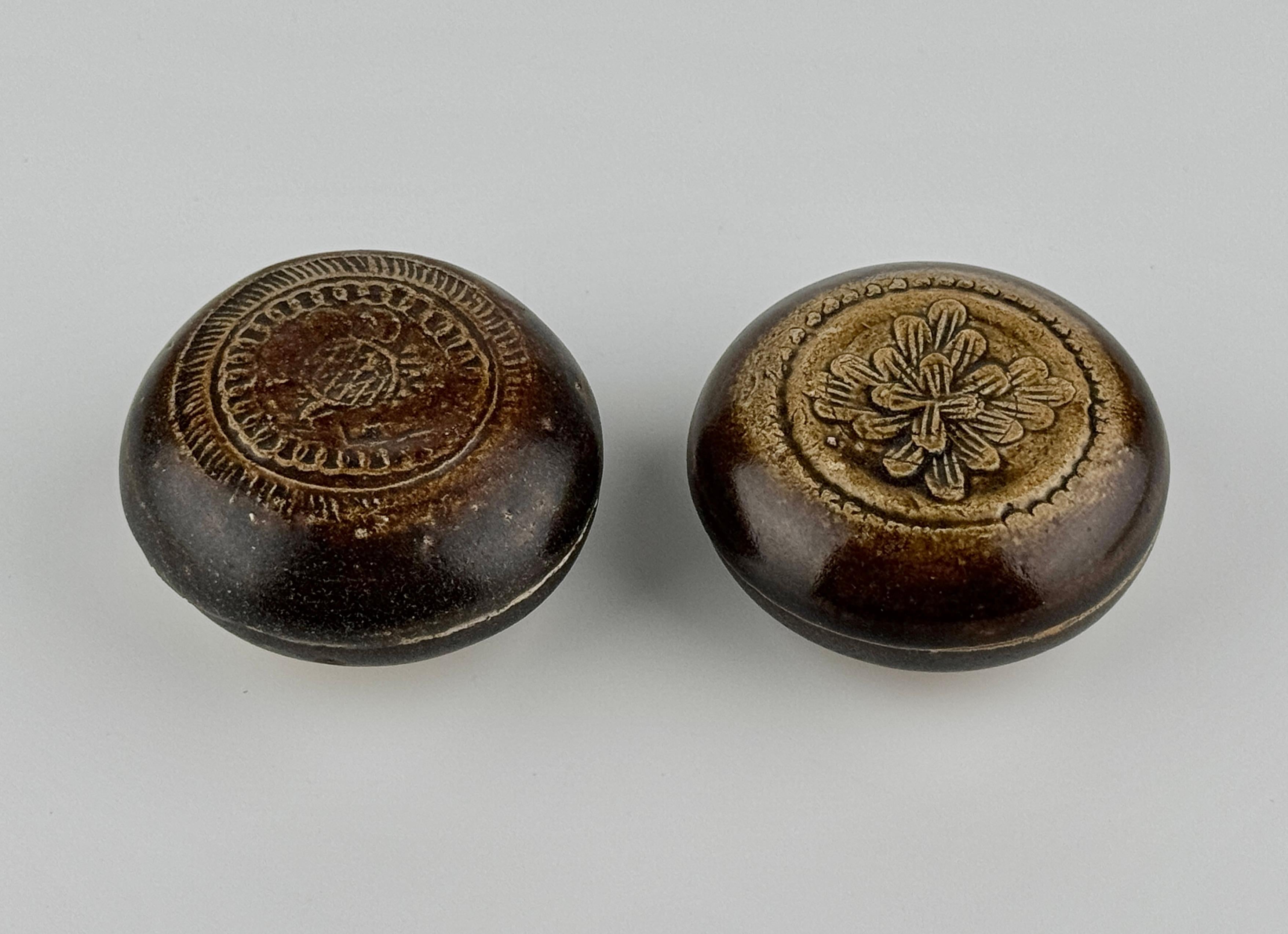 Chinese Brown-Glazed Moulded Box And Cover, Fujian Kiln, Yuan-Ming Dynasty For Sale