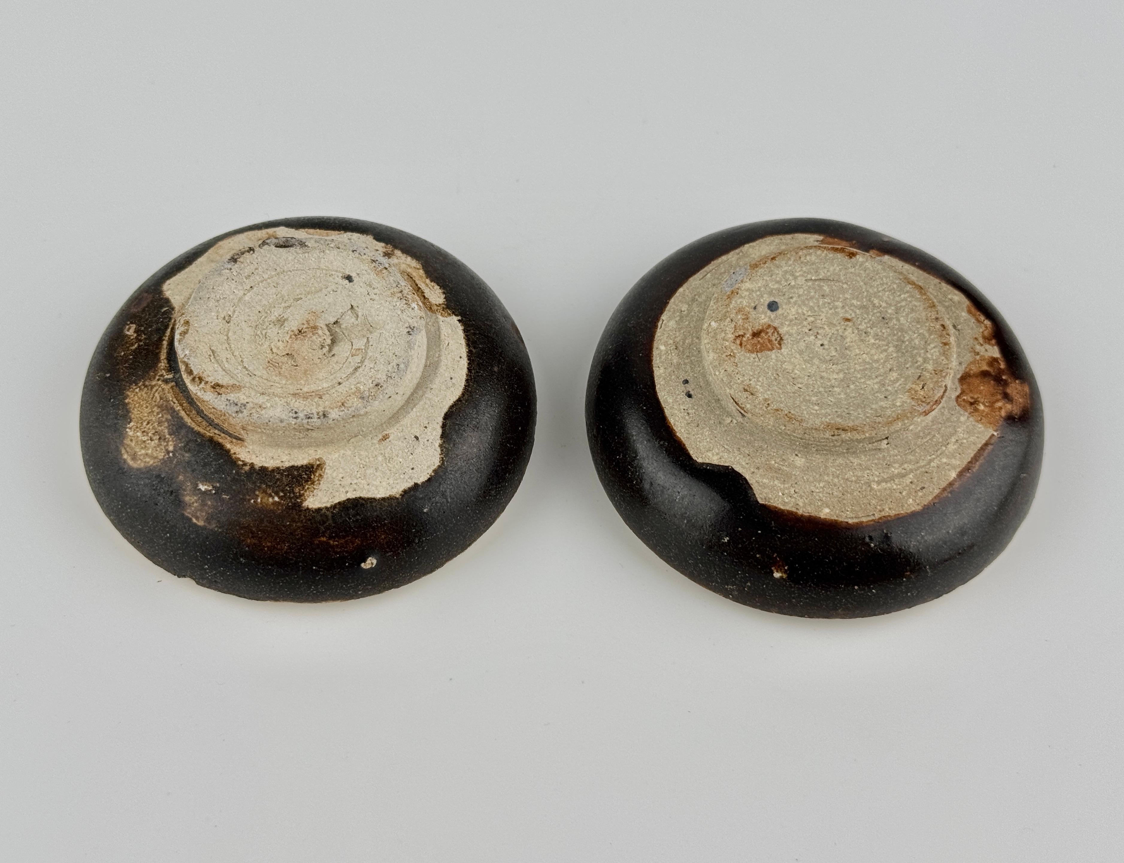 Brown-Glazed Moulded Box And Cover, Fujian Kiln, Yuan-Ming Dynasty For Sale 1