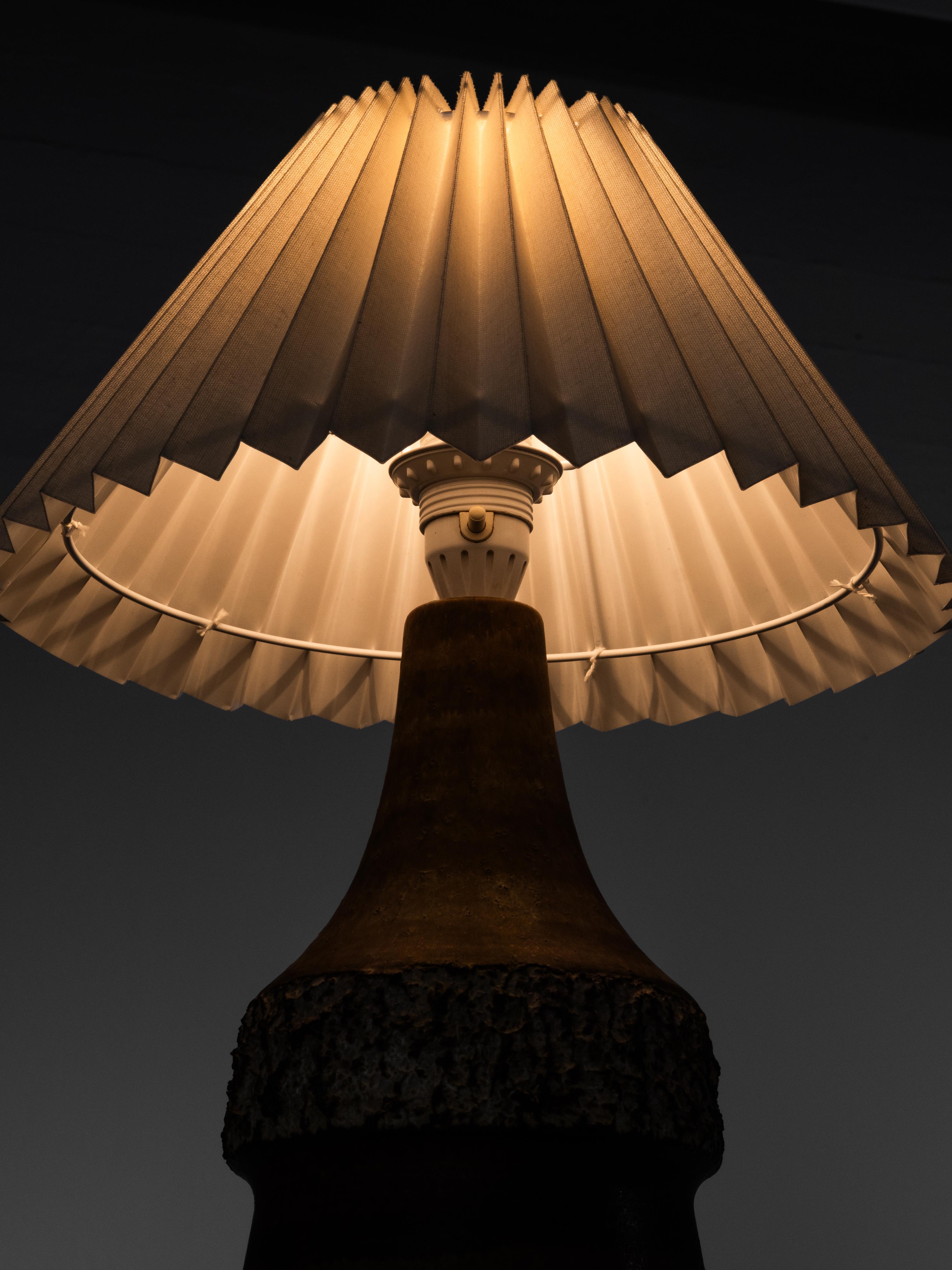 Brown-Glazed Stoneware Table Lamp by Bruno Karlsson for Ego Stengods, 1960s en venta 5