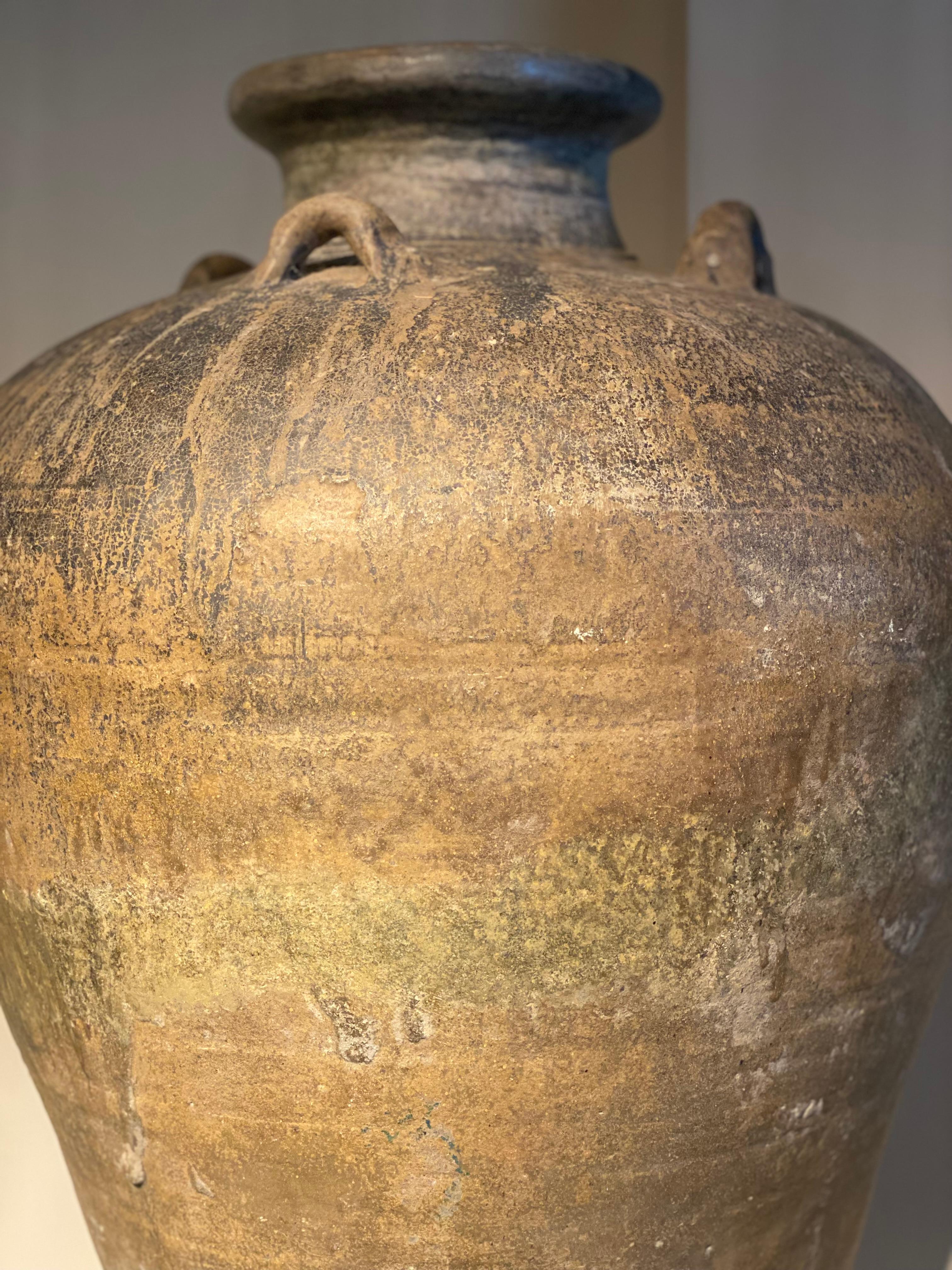 Fino al XVIII secolo Vaso di terracotta smaltata marrone in vendita