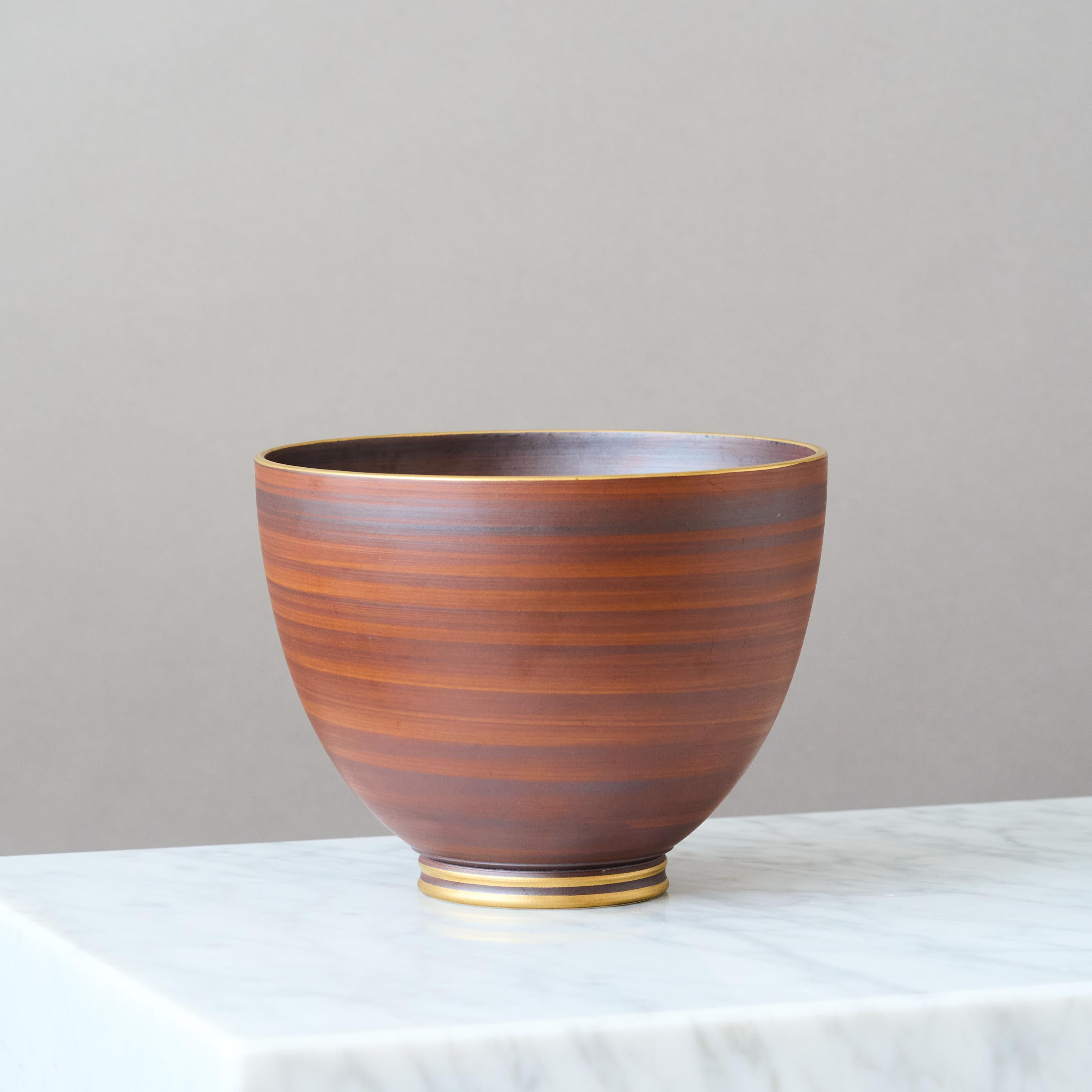 Brown & Gold Art Deco Stoneware Bowl by Gunnar Nylund for ALP, Sweden, 1930s. In Good Condition For Sale In Malmö, SE