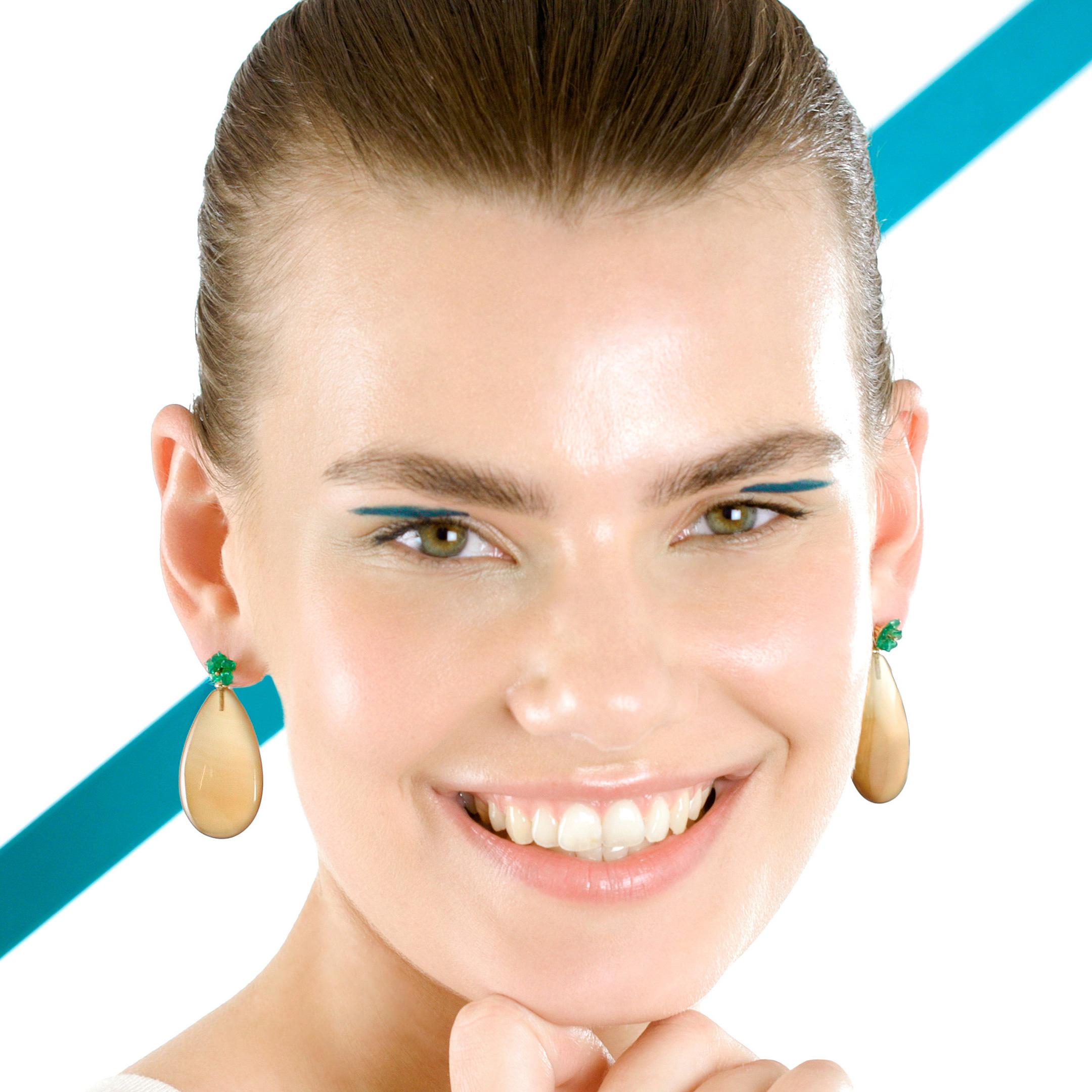 Orecchini a goccia in oro naturale 18 carati con fiore di agata verde marrone, moderni e chic. in vendita 10