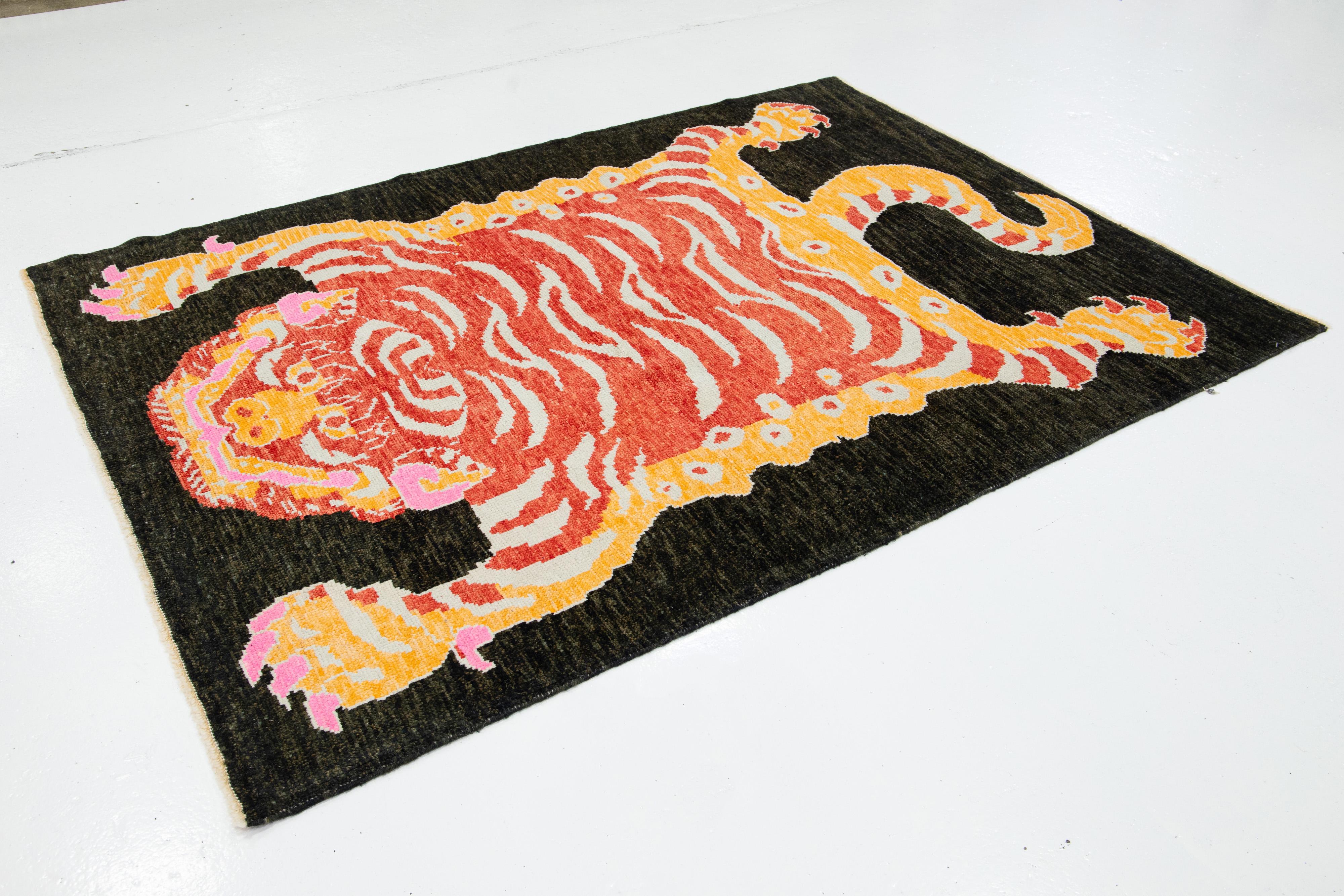 Noué à la main Brown Knots Rugs Contemporary en laine avec un motif de tigre en vente