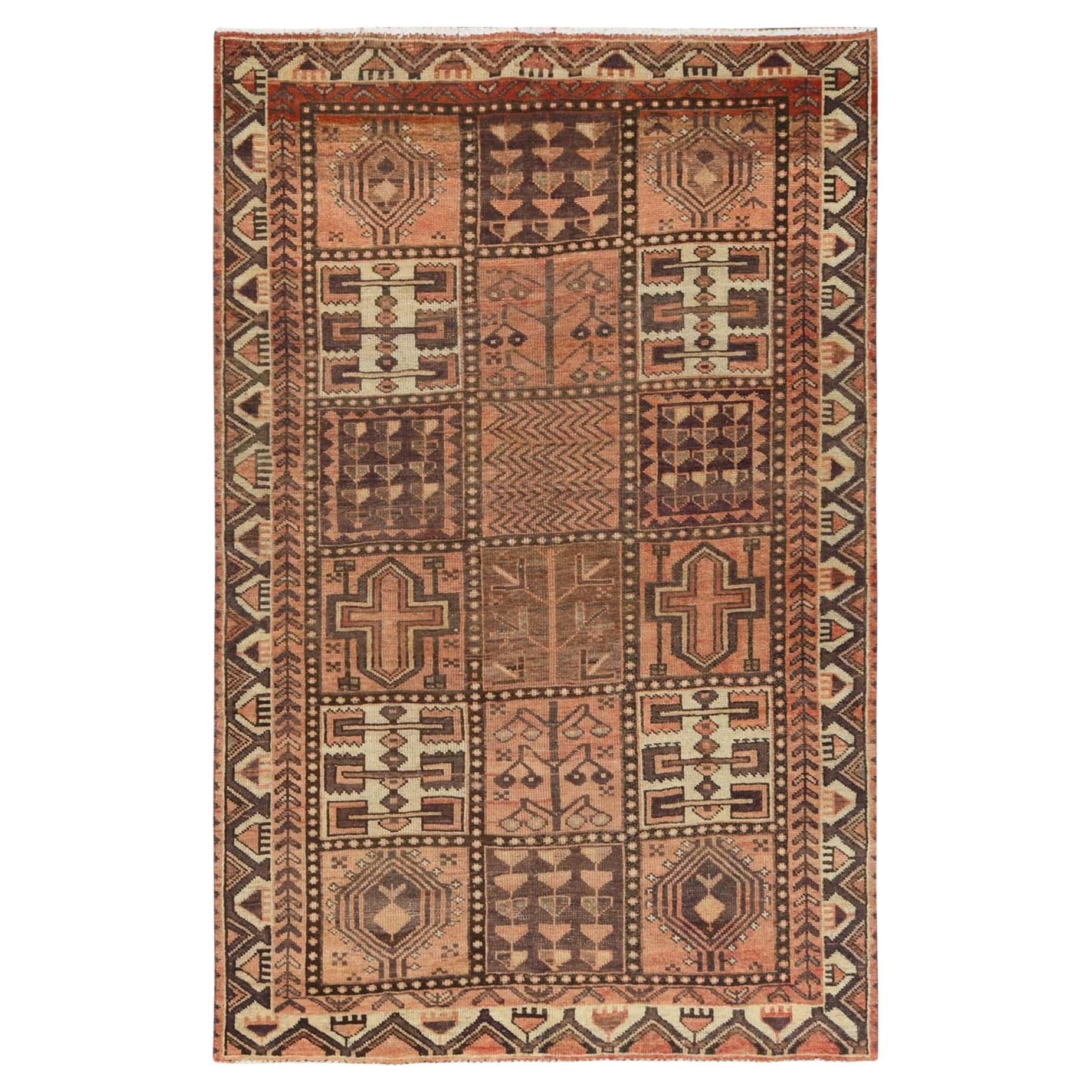 Tapis persan Bakhtiar vintage en laine usée marron, noué à la main, à l'aspect vieilli