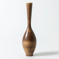 Vaso in gres con pelliccia di lepre marrone di Berndt Friberg per Gustavsberg, Svezia, 1956