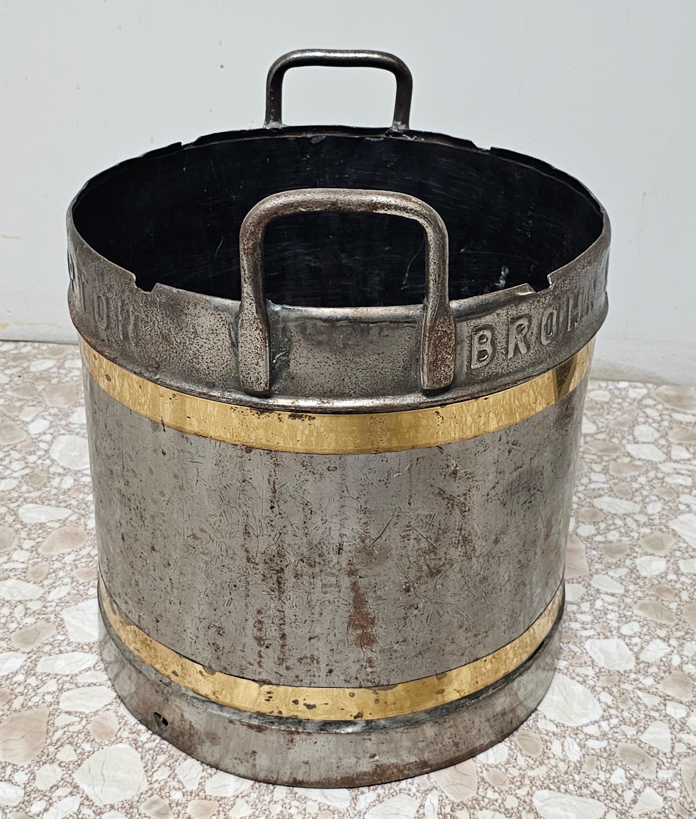 Inconnu Seau à lait/ Fuel / Jardinière en acier monté en laiton Brown & Harrison's Southampton en vente