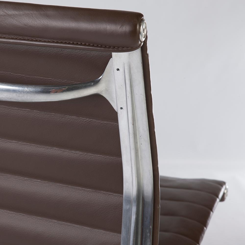 Other Brown Herman Miller Eames Ribbed EA330 ‘Meeting’ Aluminium Side Chair For Sale