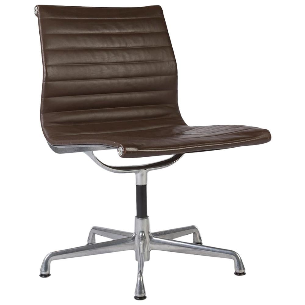 Brown Herman Miller Eames Ribbed EA330 ‘Meeting’ Aluminium Side Chair For Sale