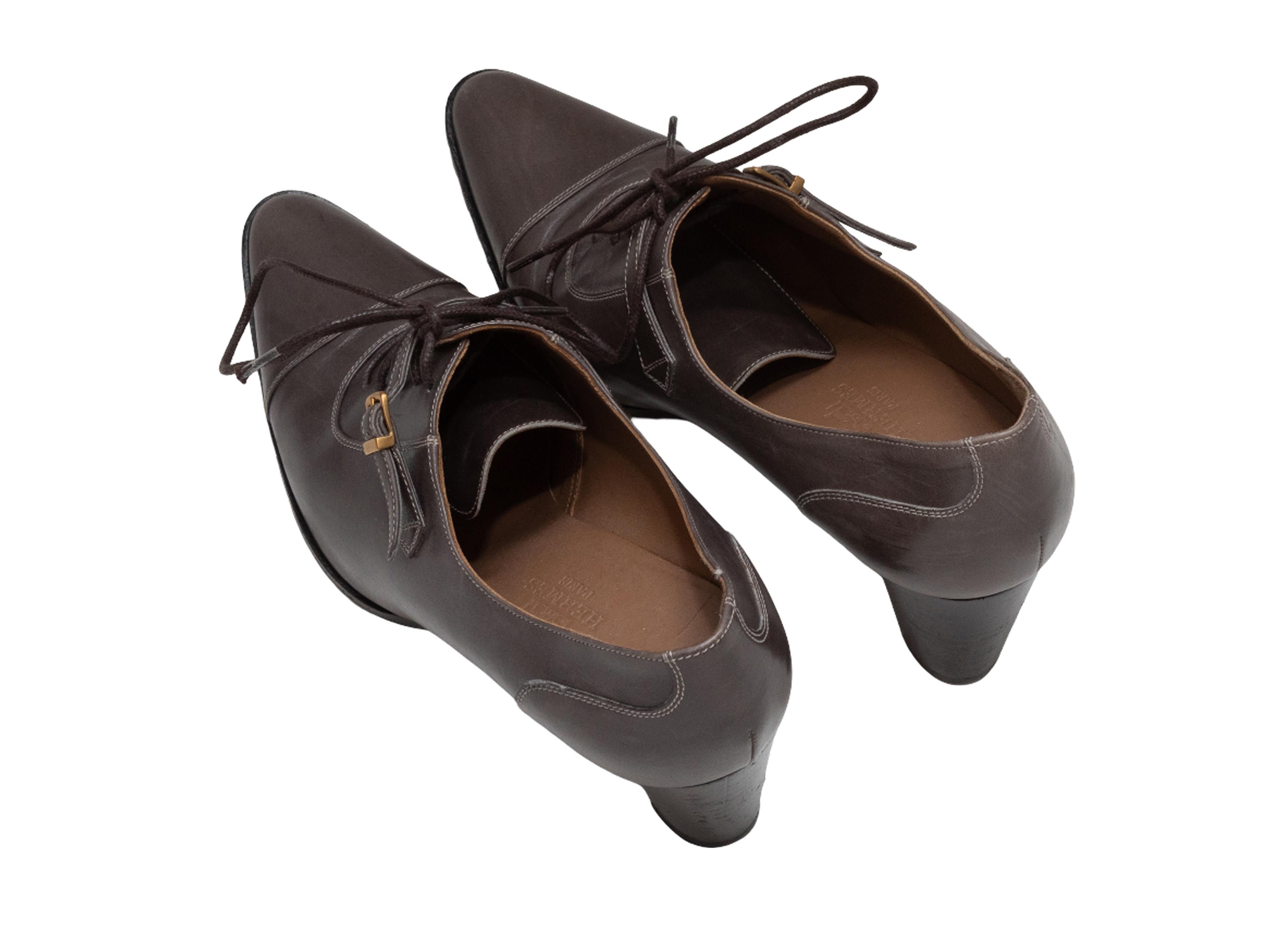Nero Hermes marrone con la punta in vernice e gli stivali Oxford taglia 35 in vendita