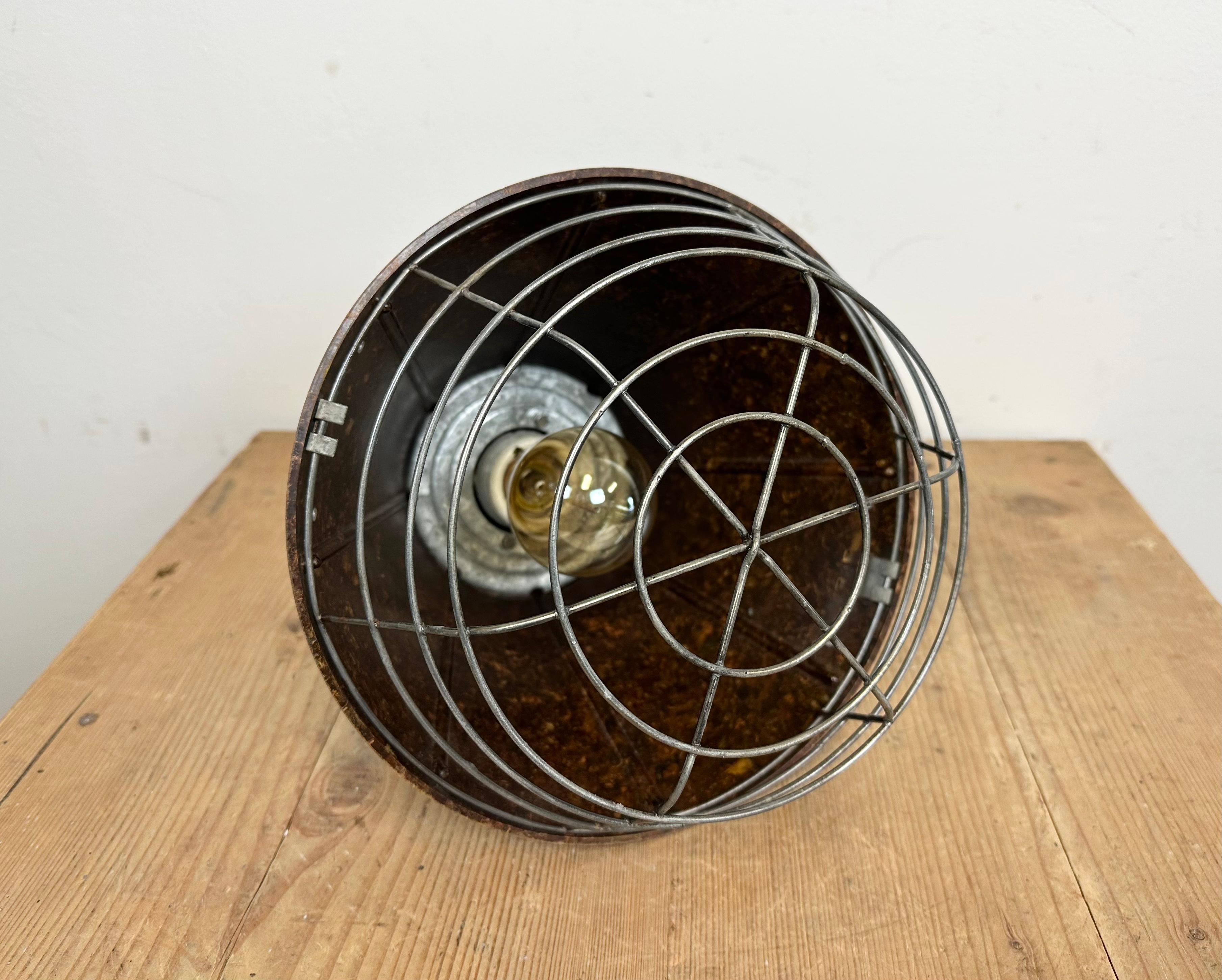 Brown Industrial Bakelite Pendant Light from VEB Narva, 1960s For Sale 9