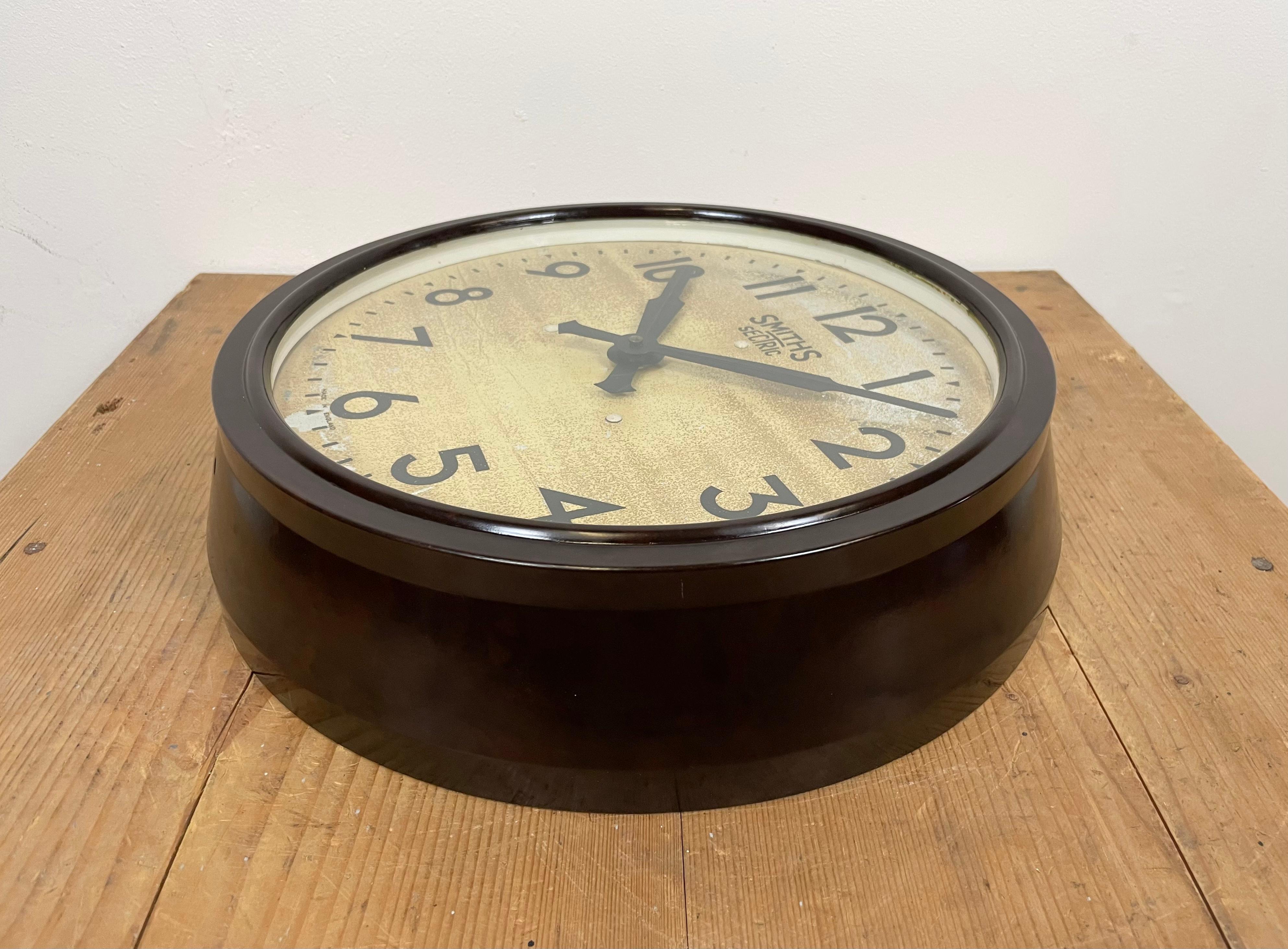 Brown Industrial Bakelite Wall Clock from Smith Sectric, 1930s 1