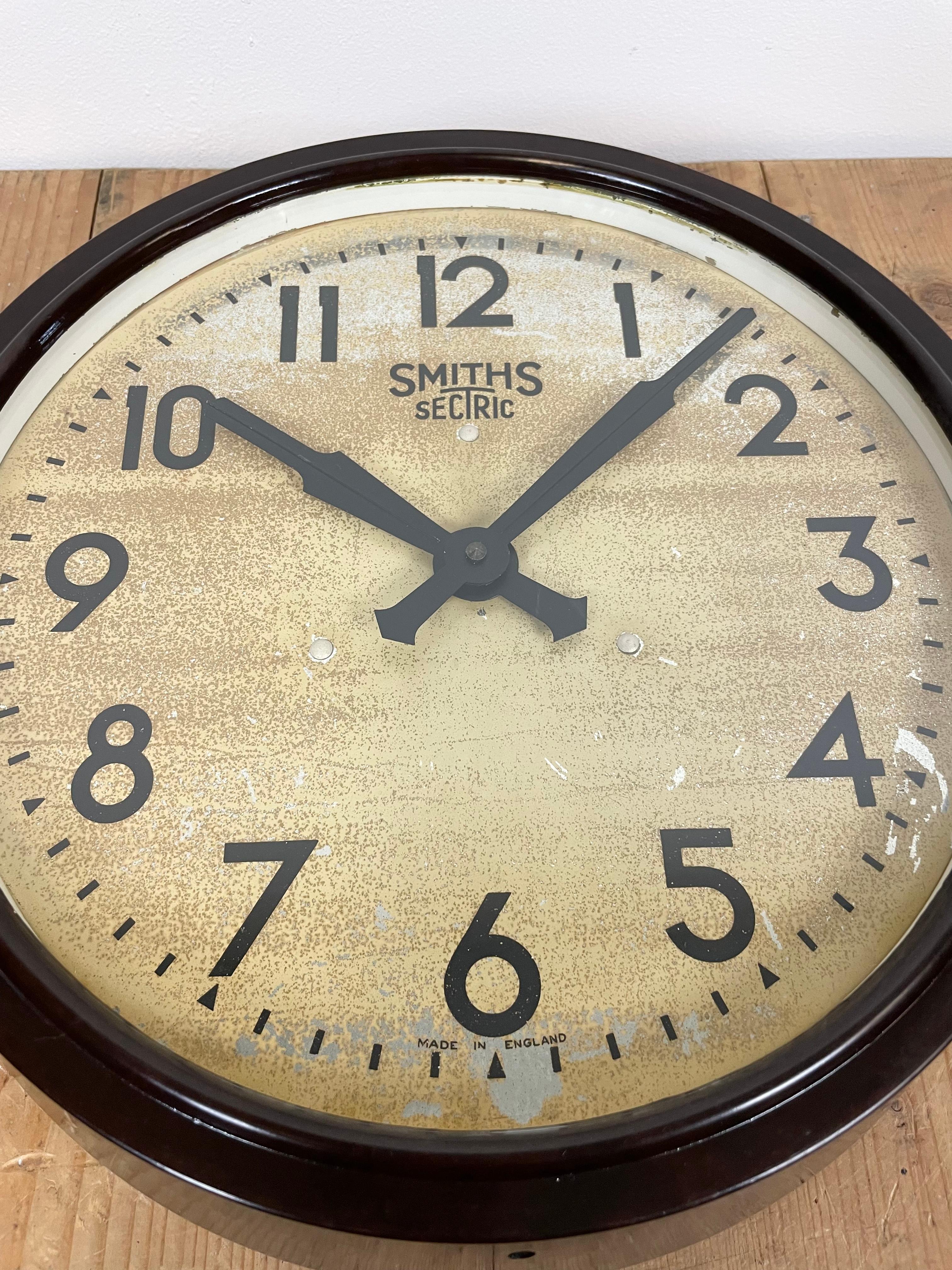 Brown Industrial Bakelite Wall Clock from Smith Sectric, 1930s 2