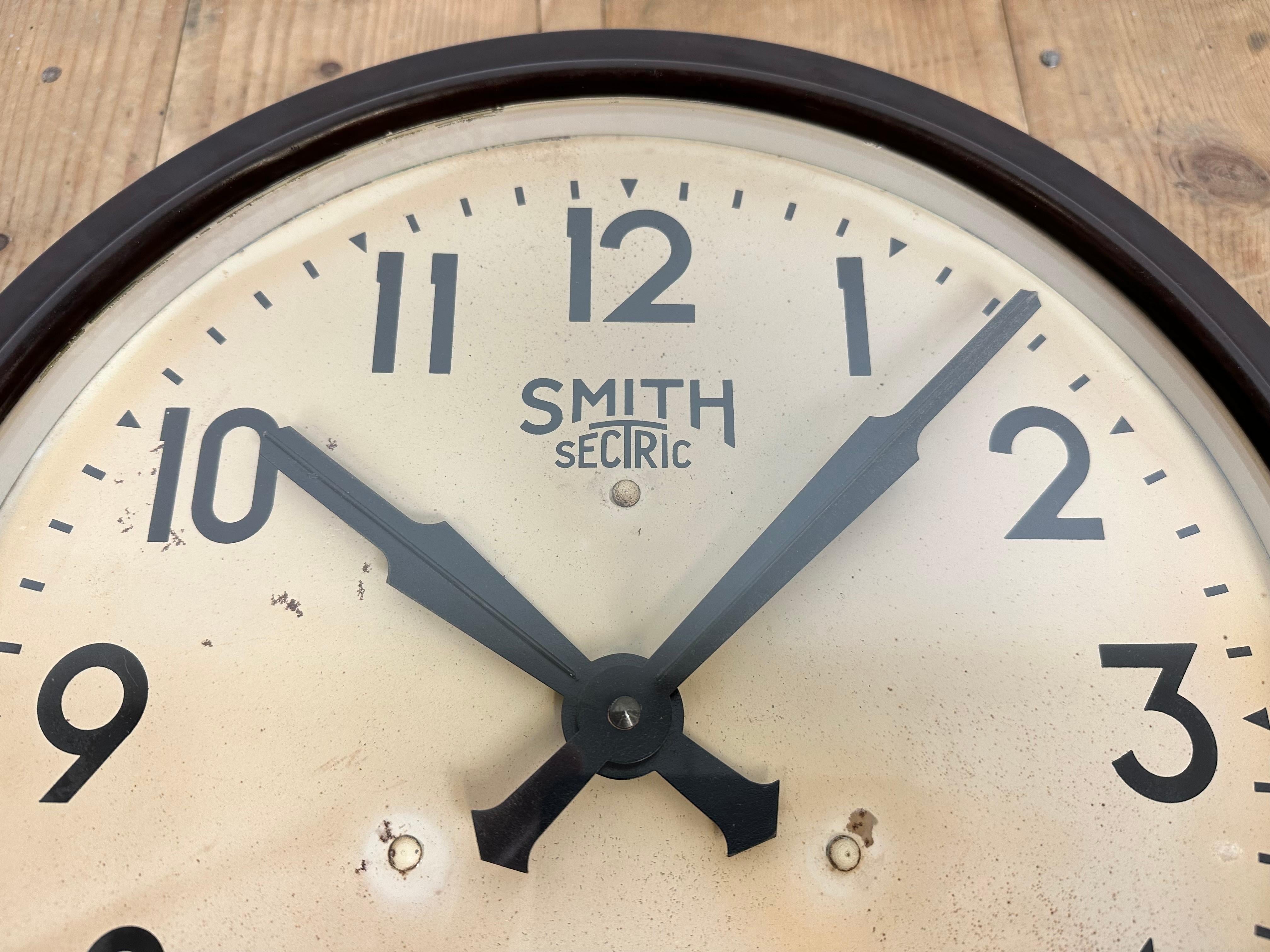 Brown Industrial Bakelite Wall Clock from Smith Sectric, 1950s 8