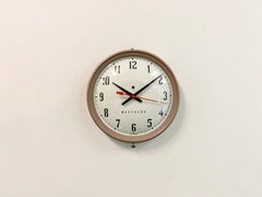 Reloj de pared de estación eléctrica industrial marrón de Westclox , años 60