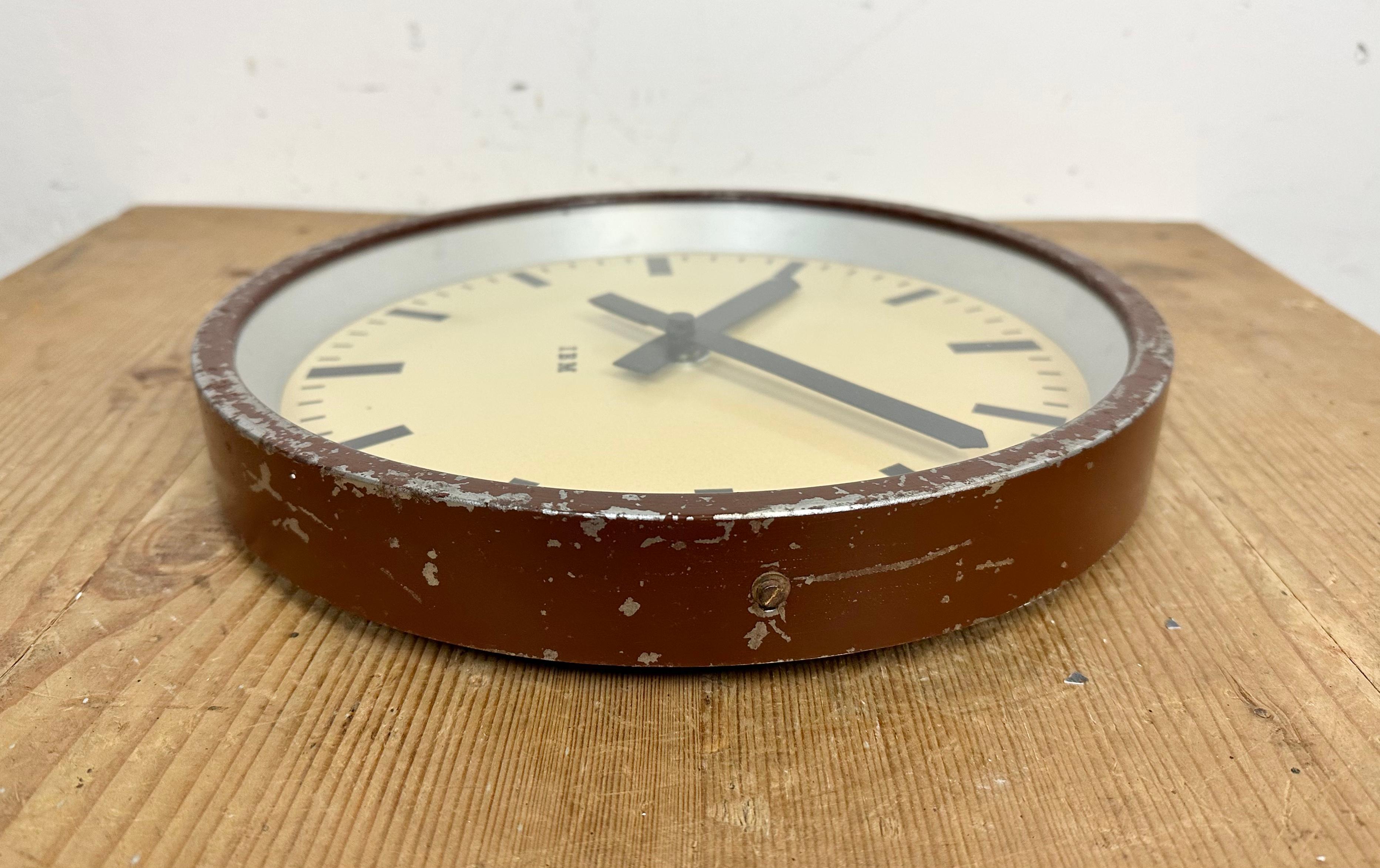 Horloge murale industrielle Brown d'IBM, années 1950 en vente 4