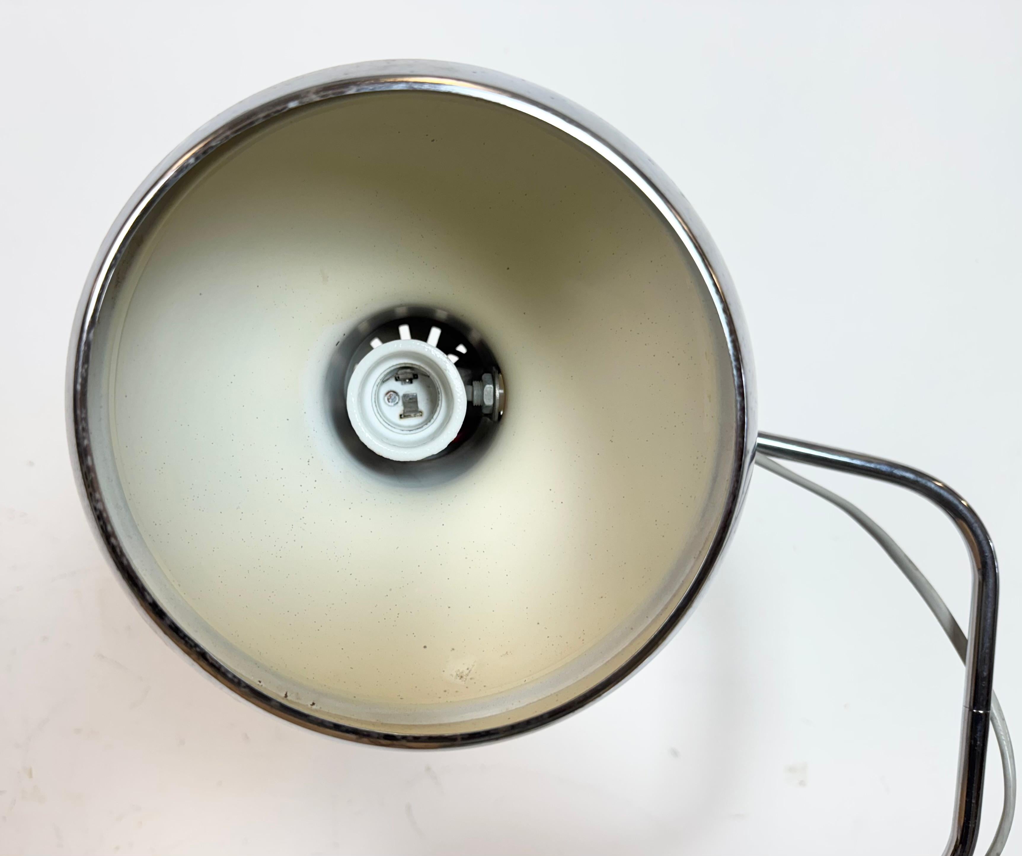 Lámpara industrial marrón de escritorio de oficina, años 70 Metal en venta