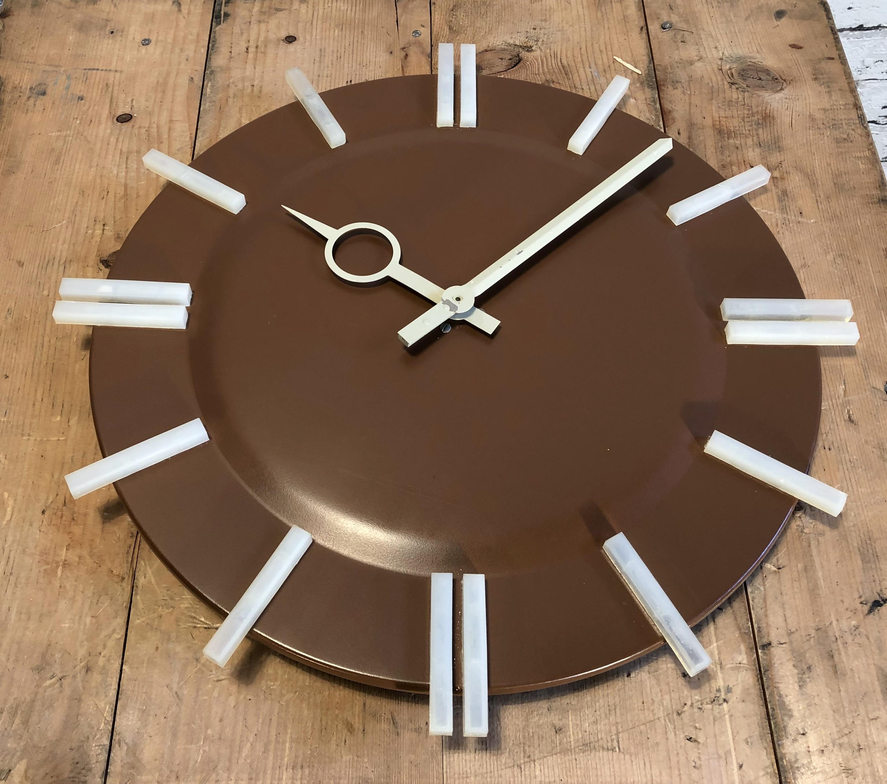 Brown Industrial Office Wall Clock from Pragotron, 1970s In Good Condition In Kojetice, CZ