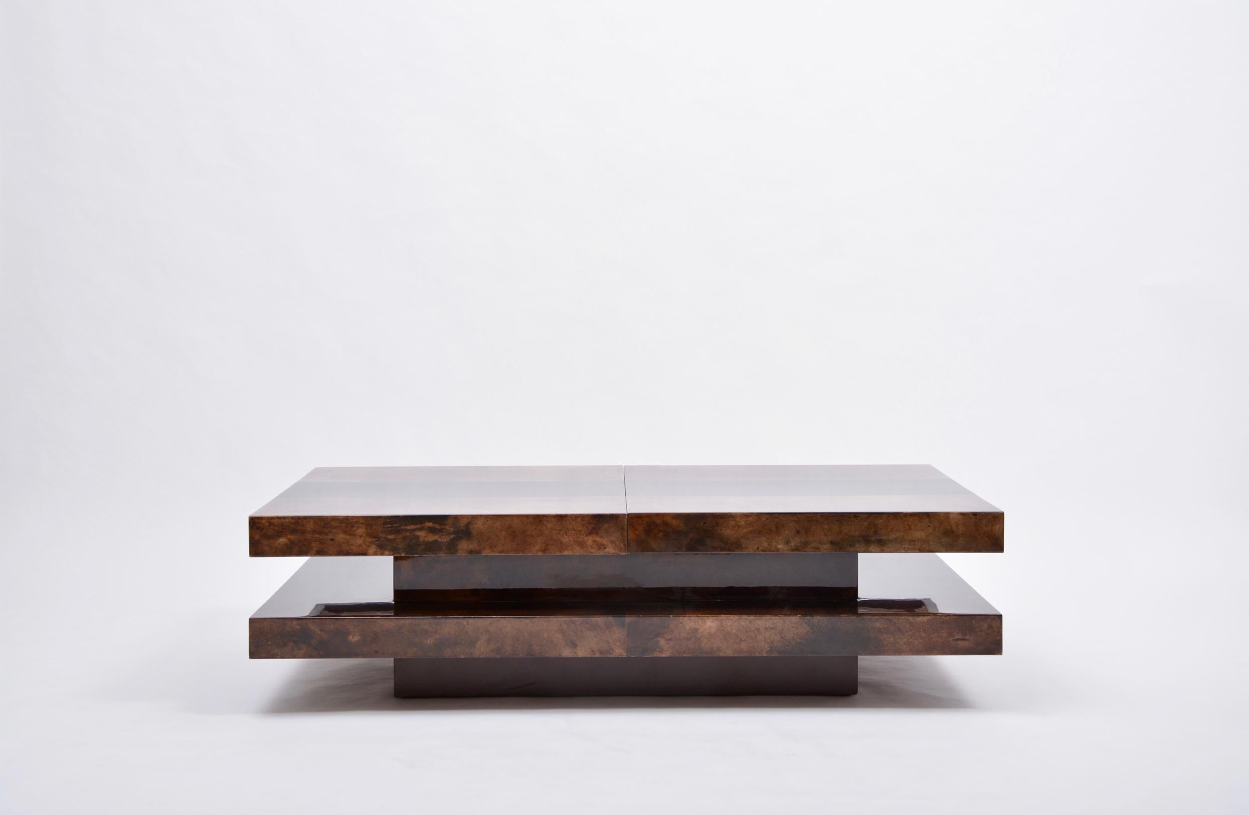 Brown Italian Two-Tiered Sliding Coffee Table with Hidden Bar by Aldo Tura In Good Condition In Berlin, DE