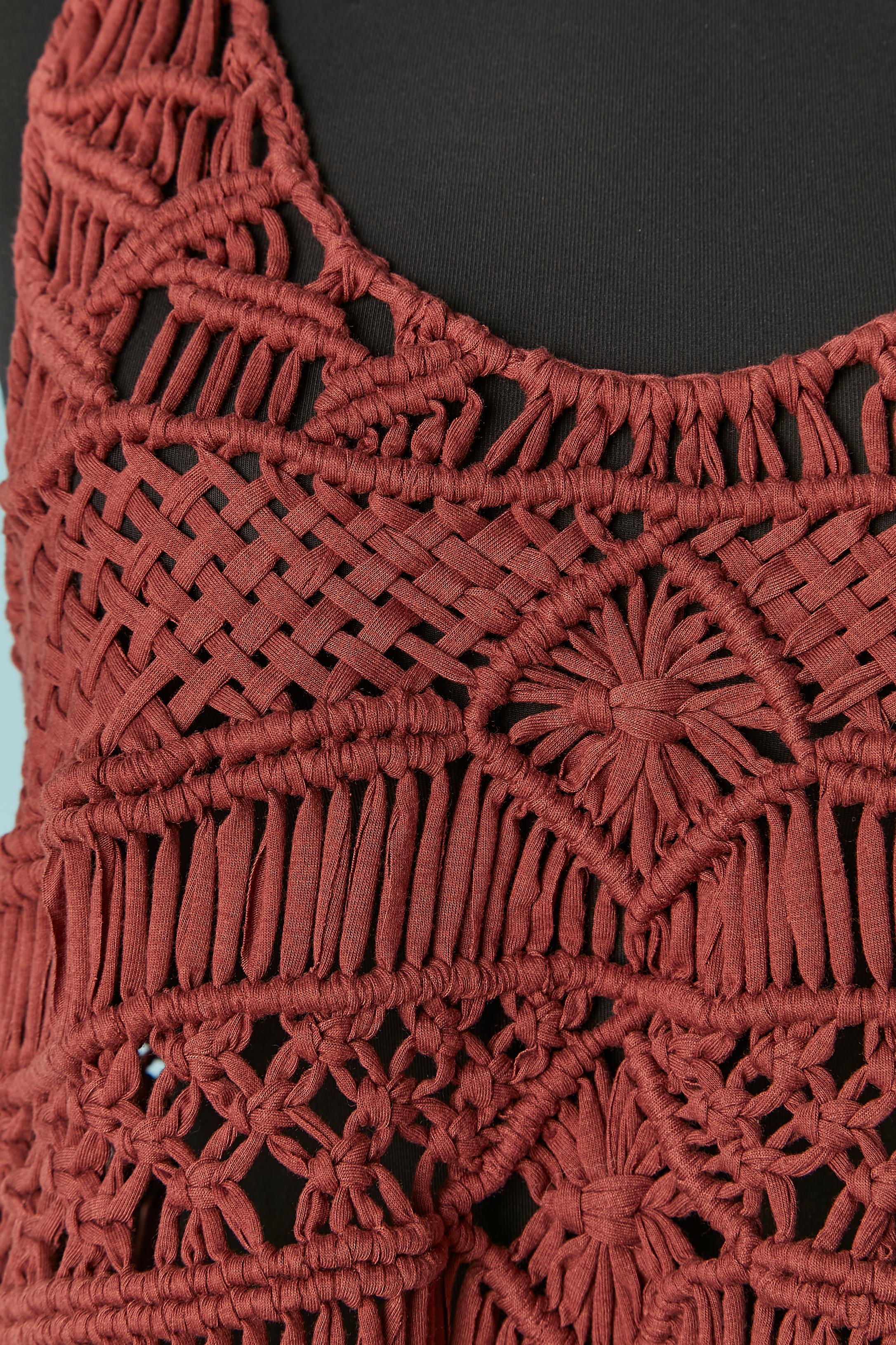 Brown jersey Macramé tank top with fringes . 
SIZE M 