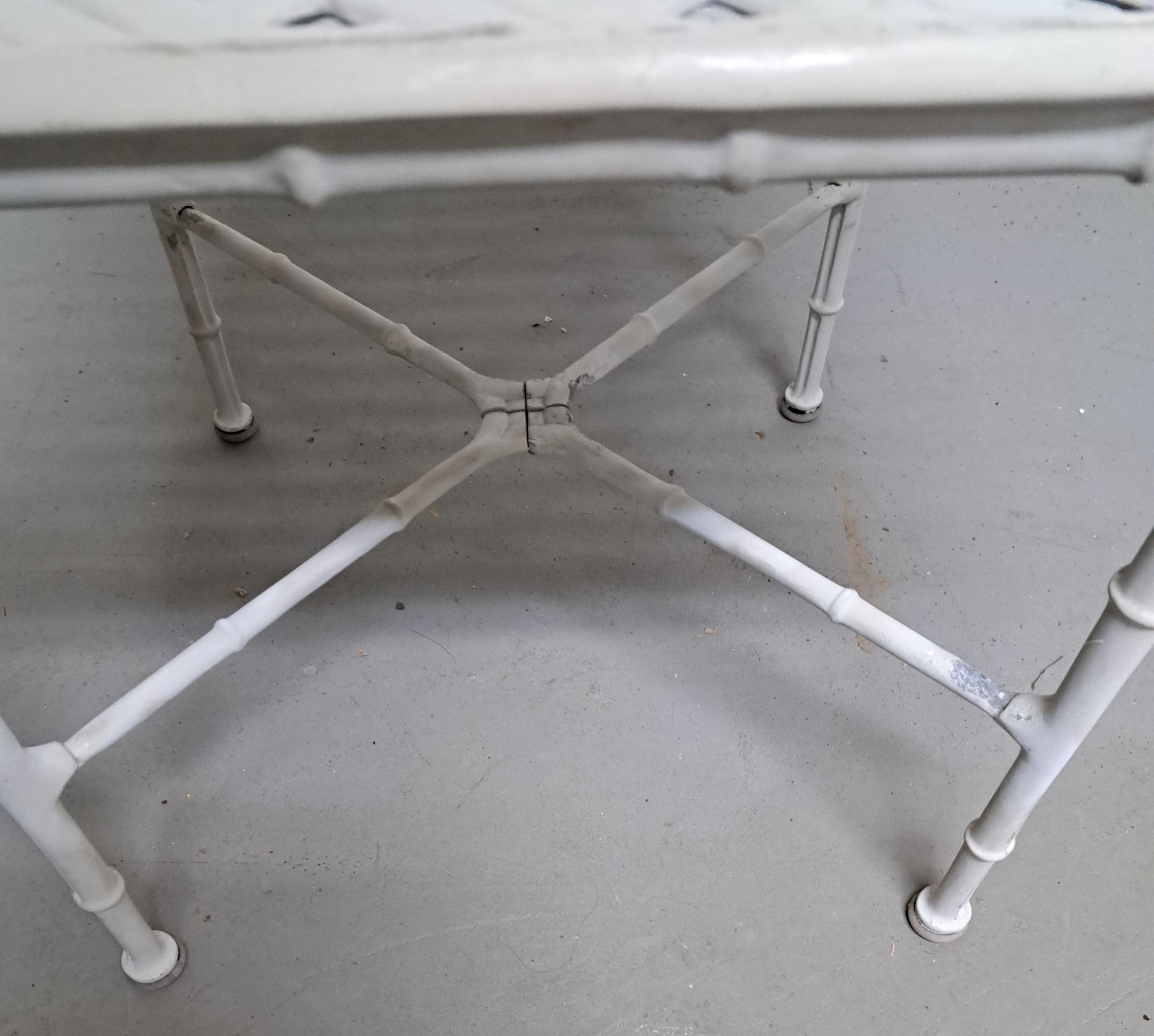 Ferronnerie Table d'appoint ou tabouret Brown Jordan en vente