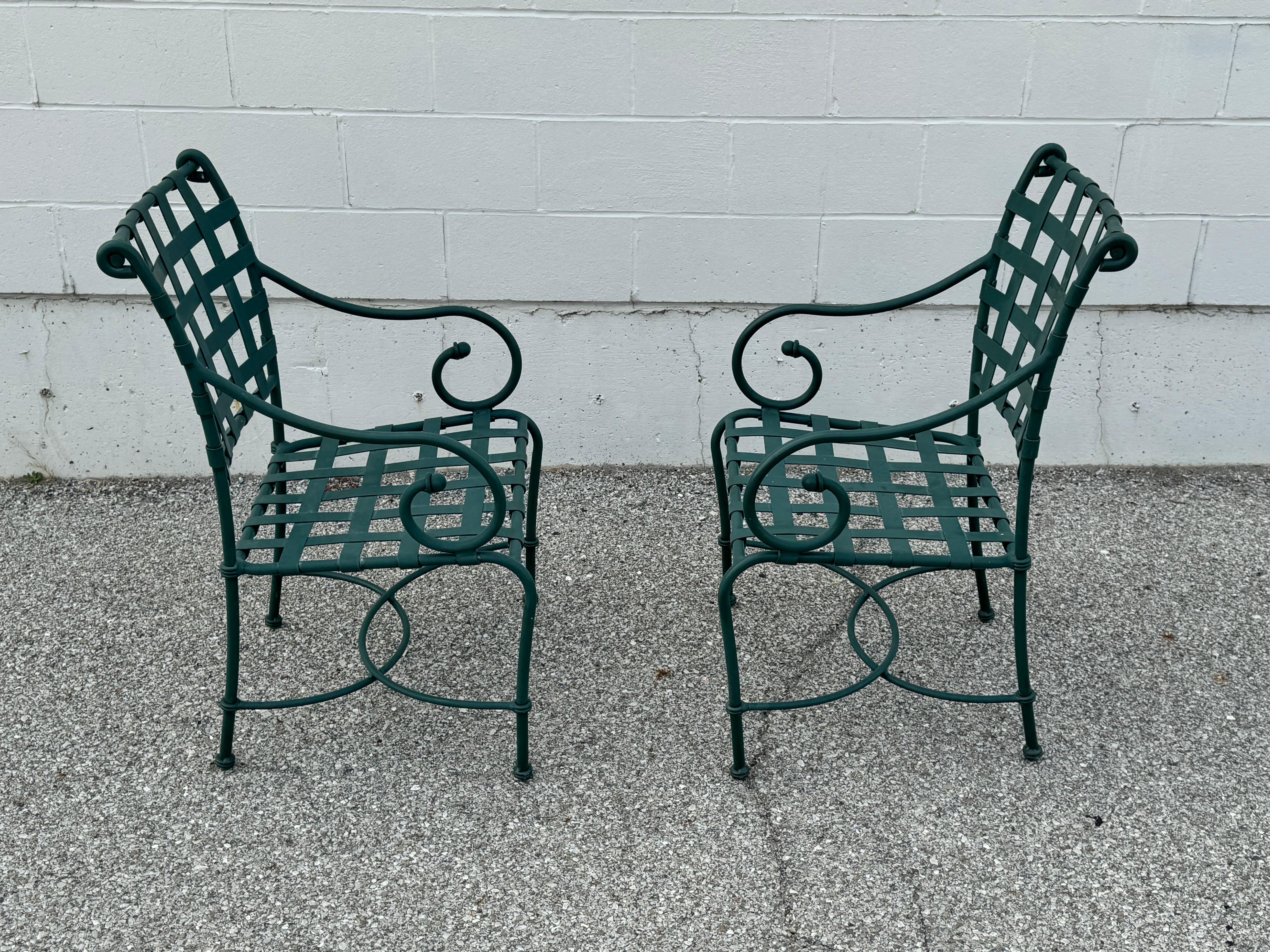 Inconnu Paire de chaises à accoudoirs de patio ou de jardin Brown Jordan Florentine - Vert chasseur en vente