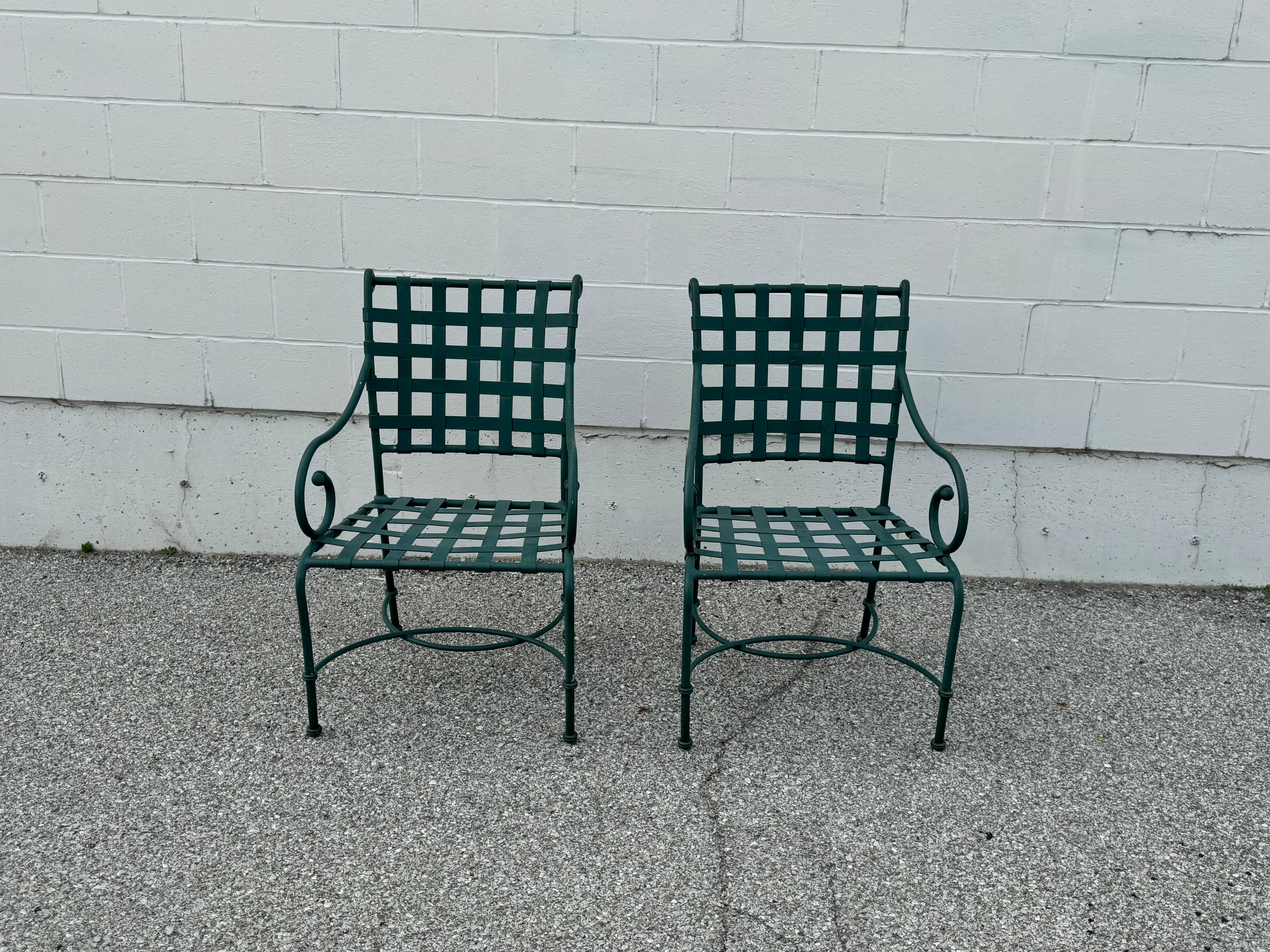 Paire de chaises à accoudoirs de patio ou de jardin Brown Jordan Florentine - Vert chasseur Bon état - En vente à St. Louis, MO