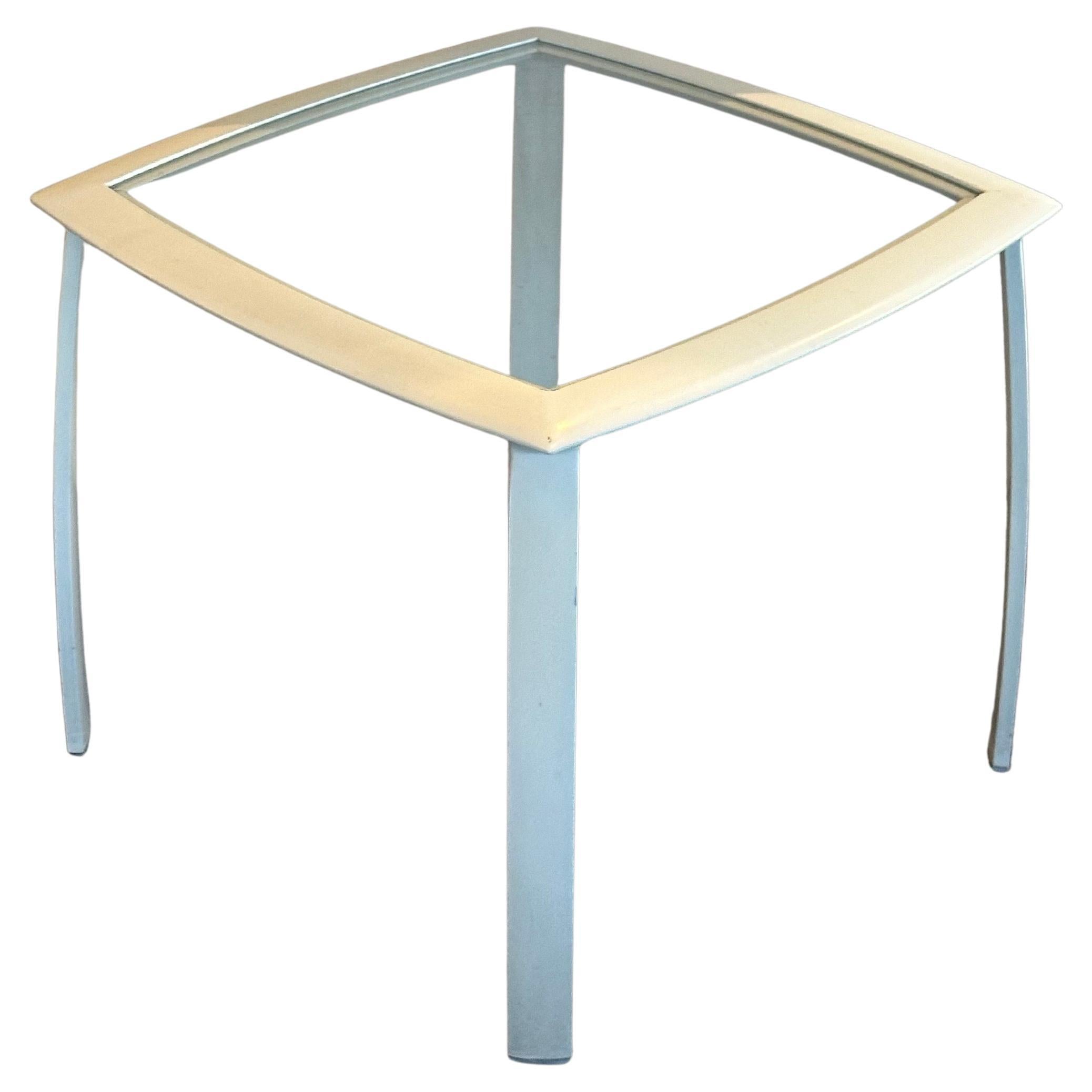 Table d'appoint d'extérieur à plateau de verre Brown Jordan, vers les années 1980 en vente