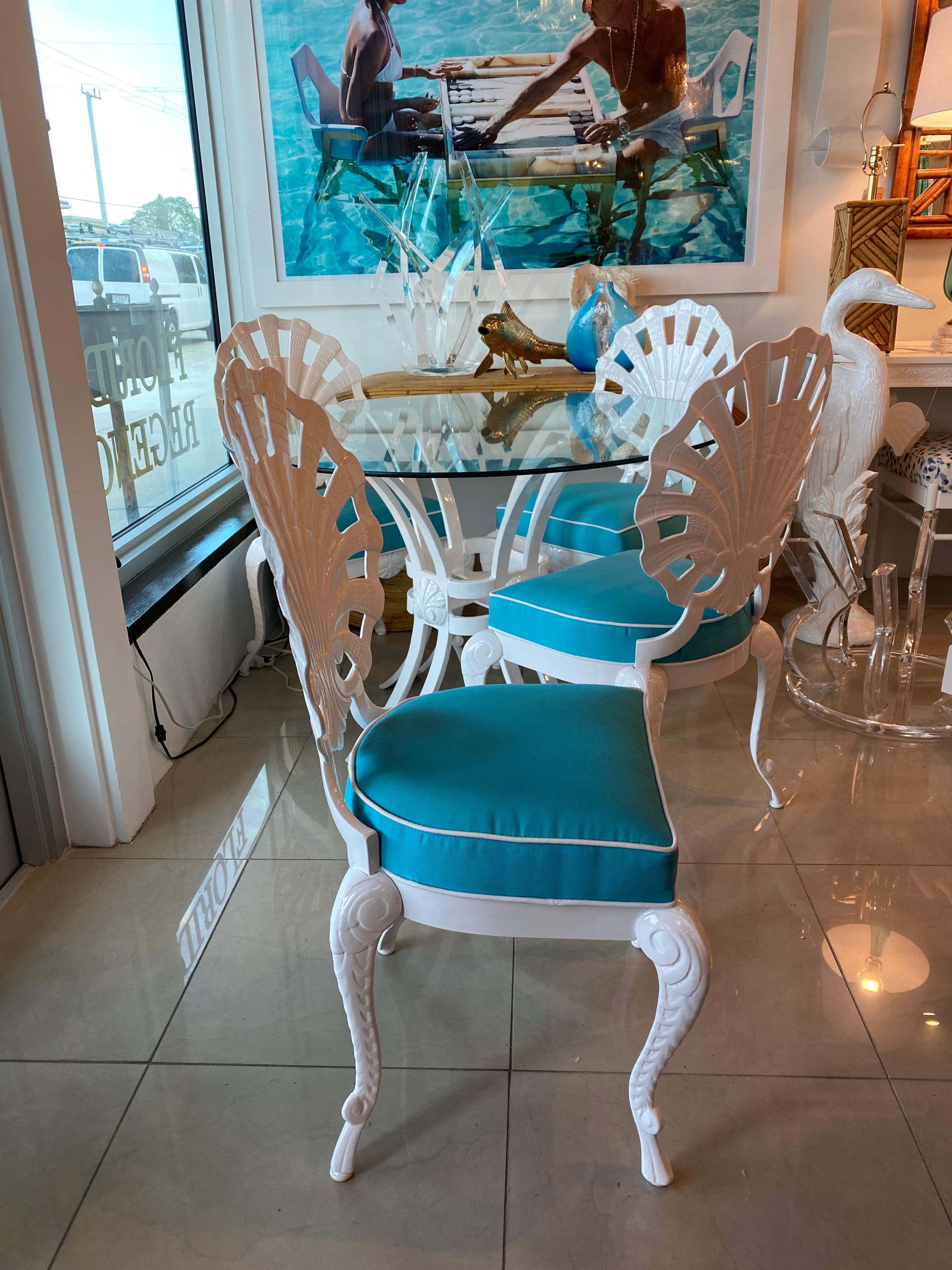 Brown Jordan Grotto Shell 5-Piece Patio Dining Set Table Chairs Newly Restored In Good Condition In West Palm Beach, FL