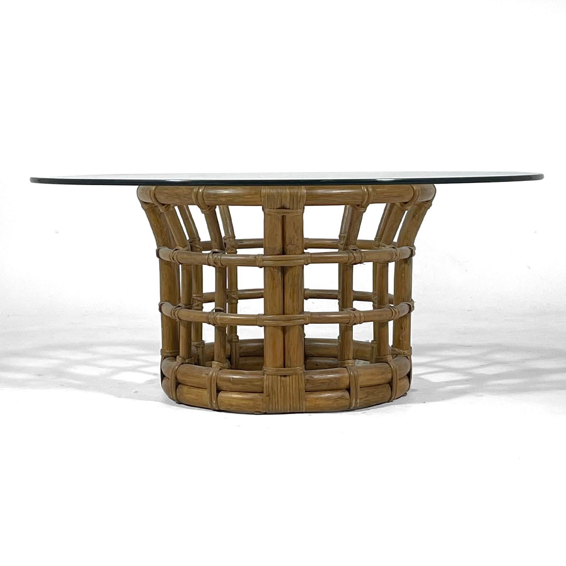 Américain Table basse en rotin Brown Jordan en vente