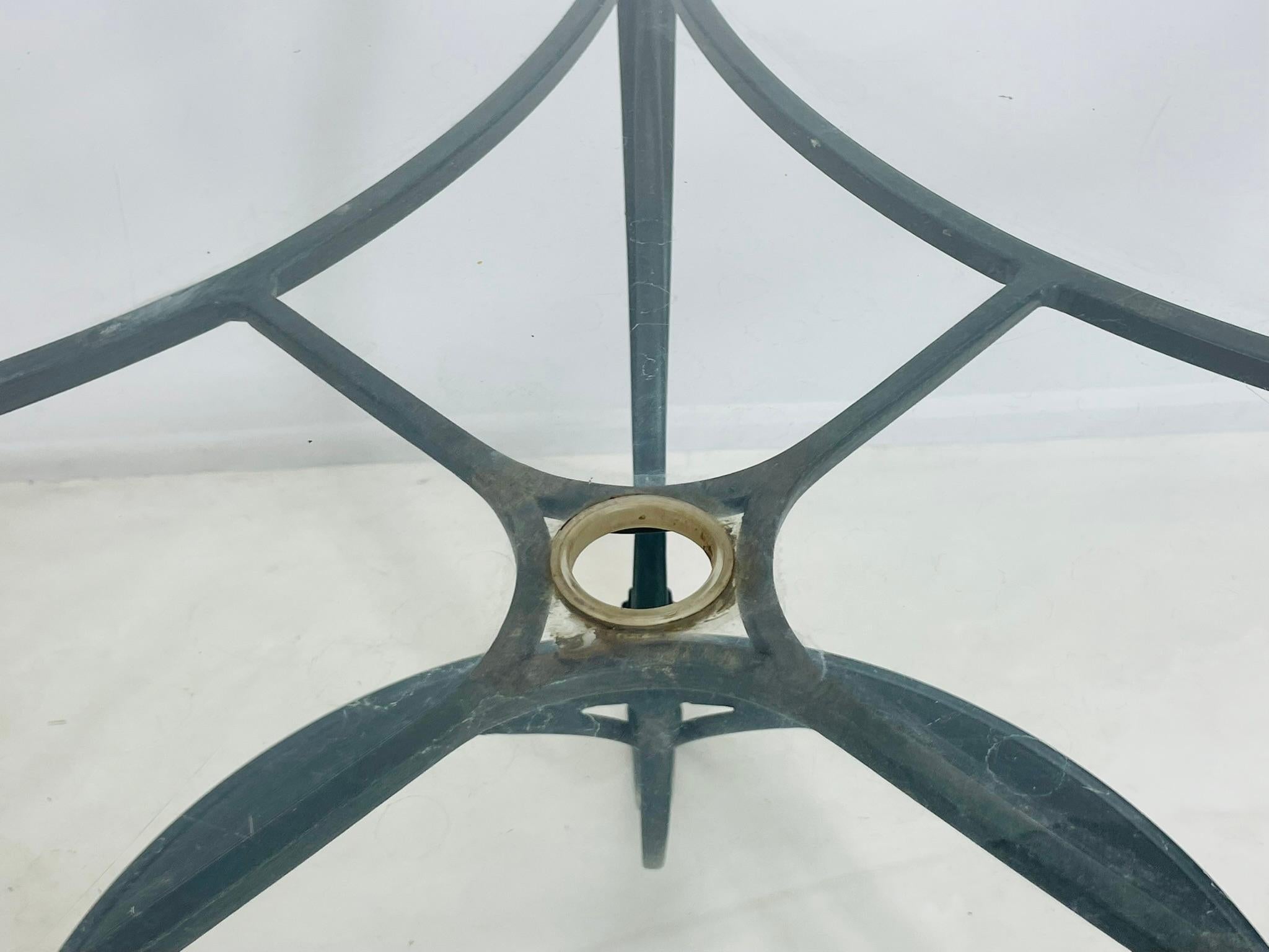 Brown Jordan Round Aluminum Patio Dining Table with Glass Top, USA 1980s For Sale 5