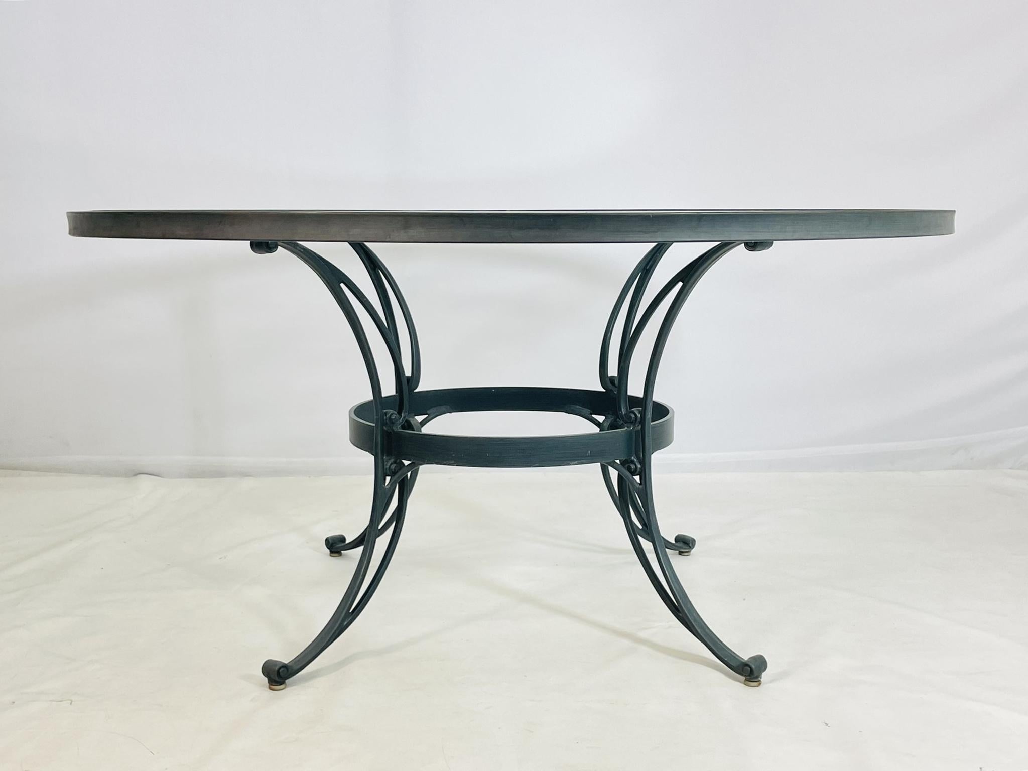 American Brown Jordan Round Aluminum Patio Dining Table with Glass Top, USA 1980s For Sale