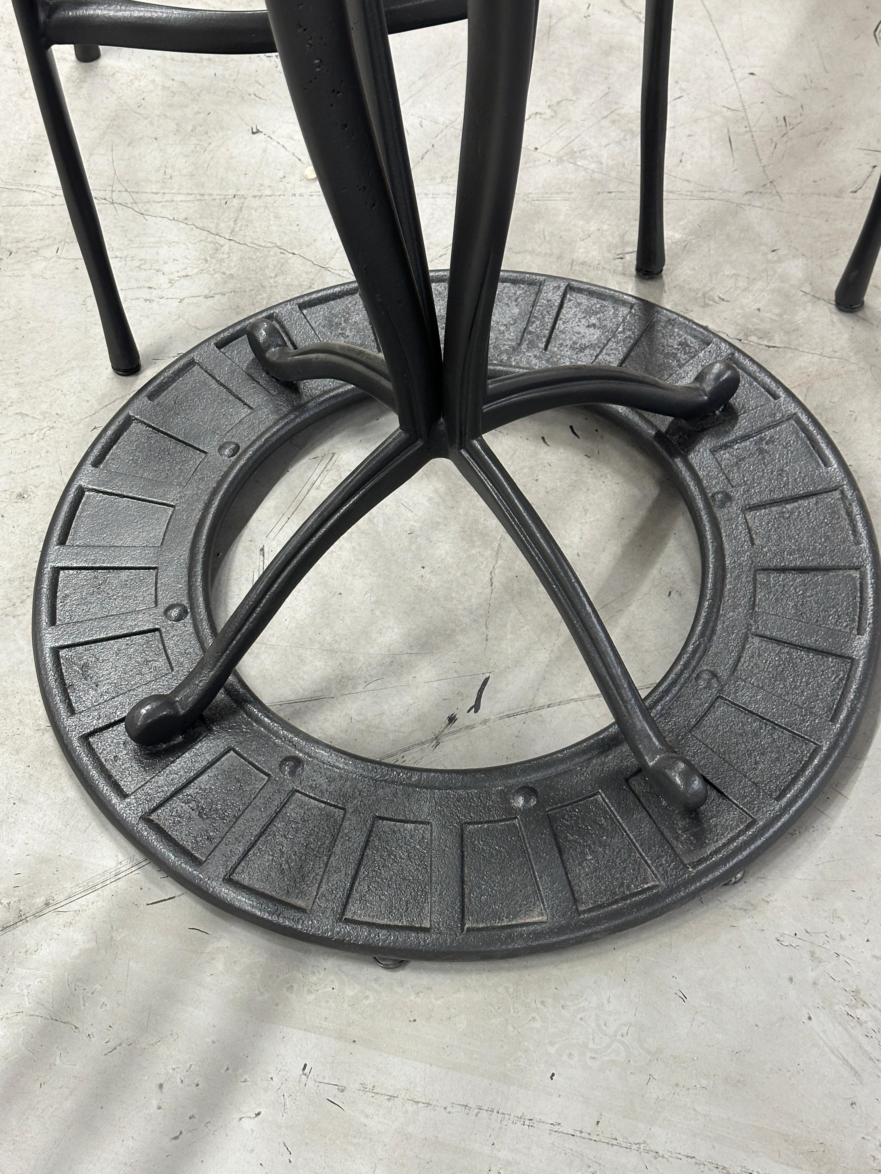 Brown Jordan Sol Y Luna High Top Bar Table and Bar Stools For Sale 1