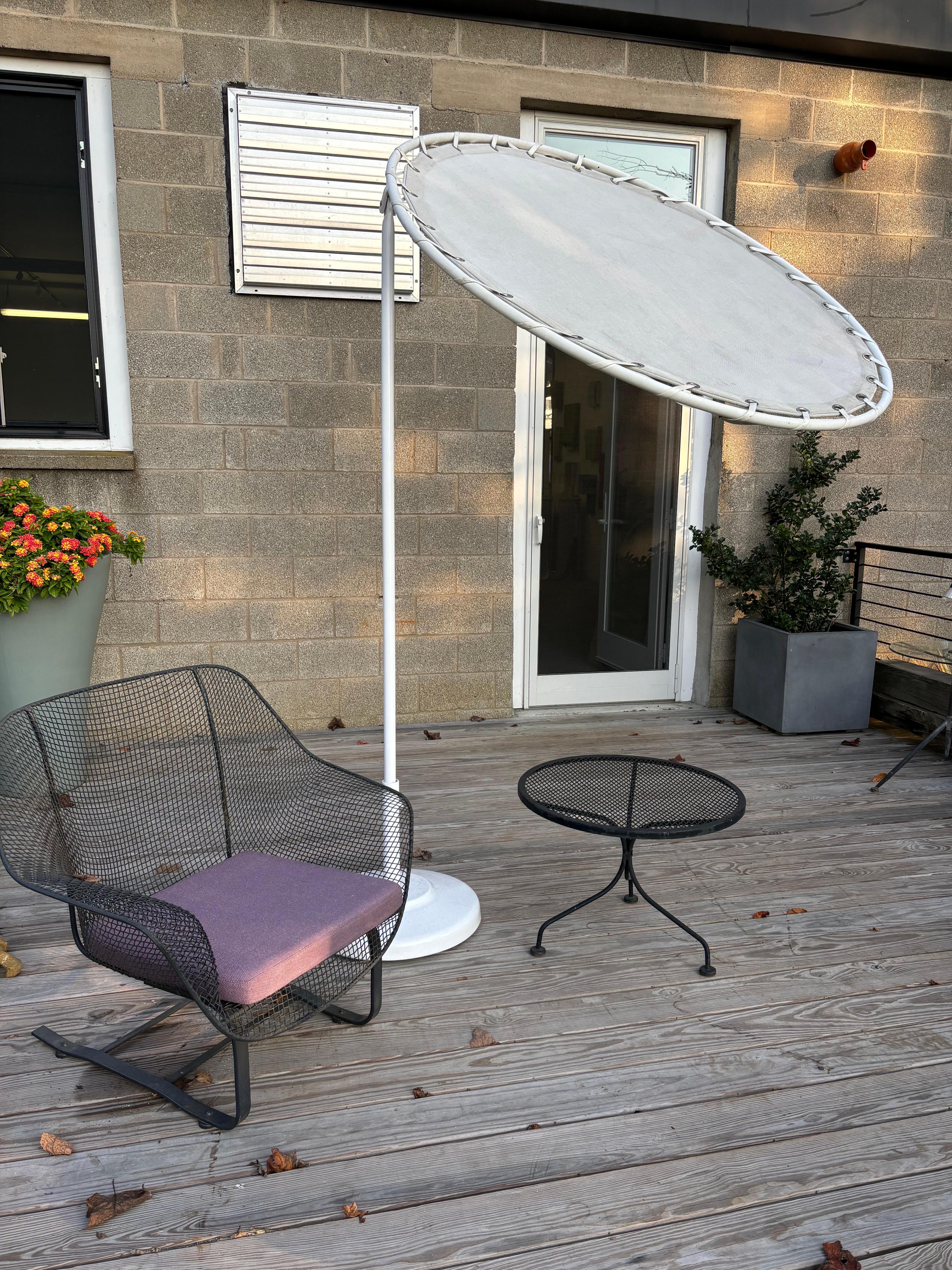 Brown Jordan Sun Shade Umbrella (Moderne der Mitte des Jahrhunderts) im Angebot