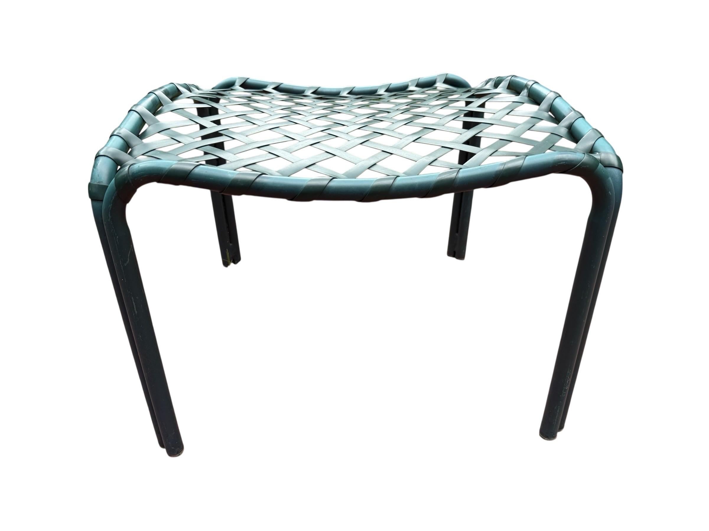 Brown Jordan Tamiami Green Lounge Chair Set With Ottoman and Side Table Vintage For Sale 5