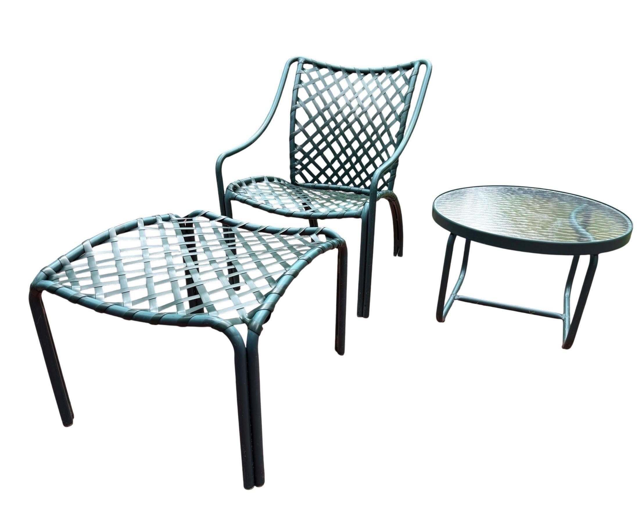 Mid-20th Century Brown Jordan Tamiami Green Lounge Chair Set With Ottoman and Side Table Vintage For Sale