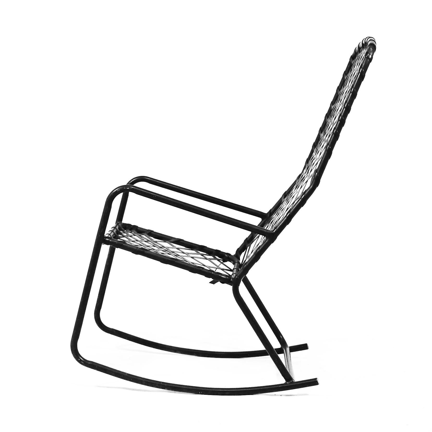 Brown Jordan Tamiami Rocking Chair In Good Condition For Sale In Highland, IN