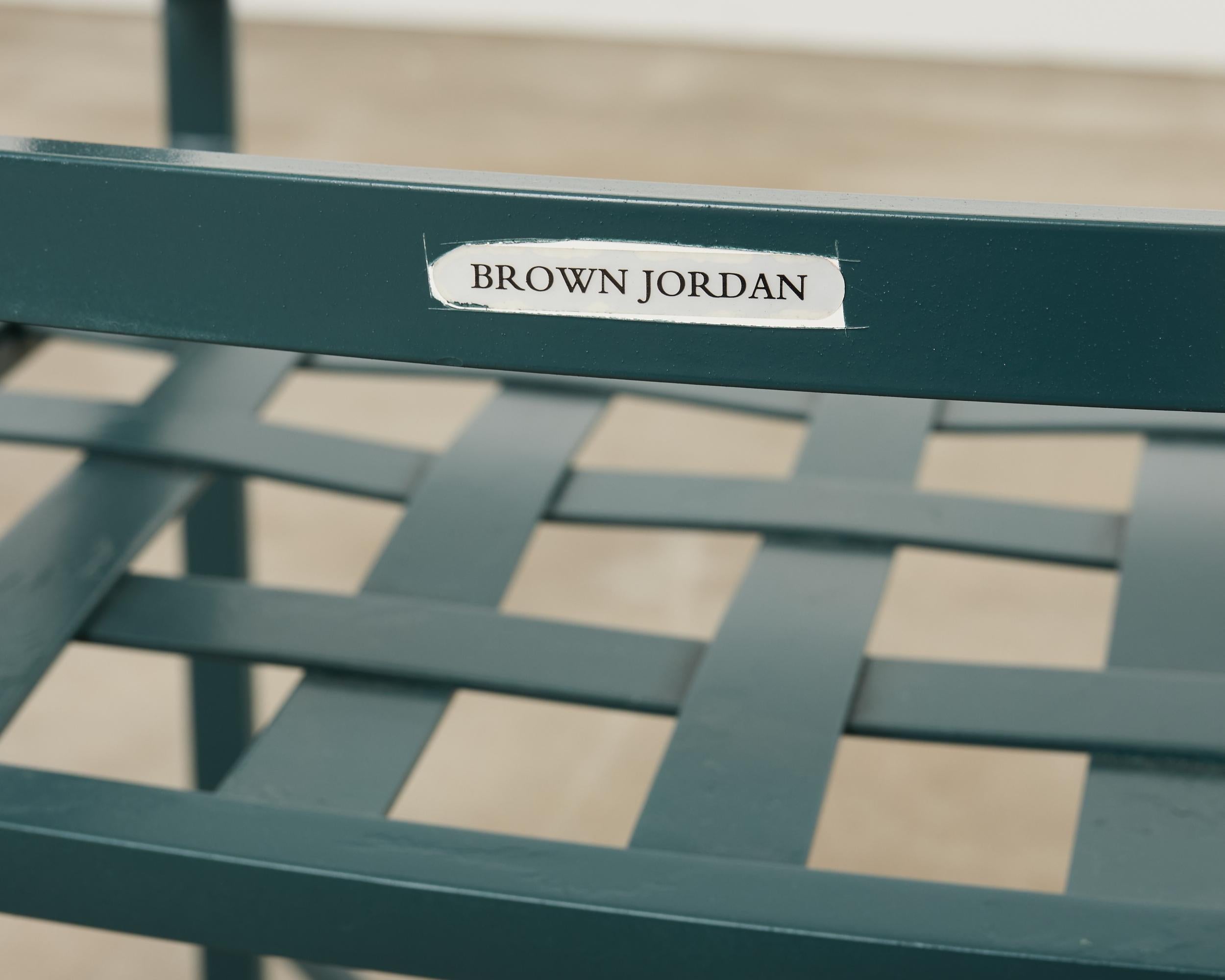 Sedie e tavolo da pranzo neoclassici Brown Jordan Venetian in vendita 11