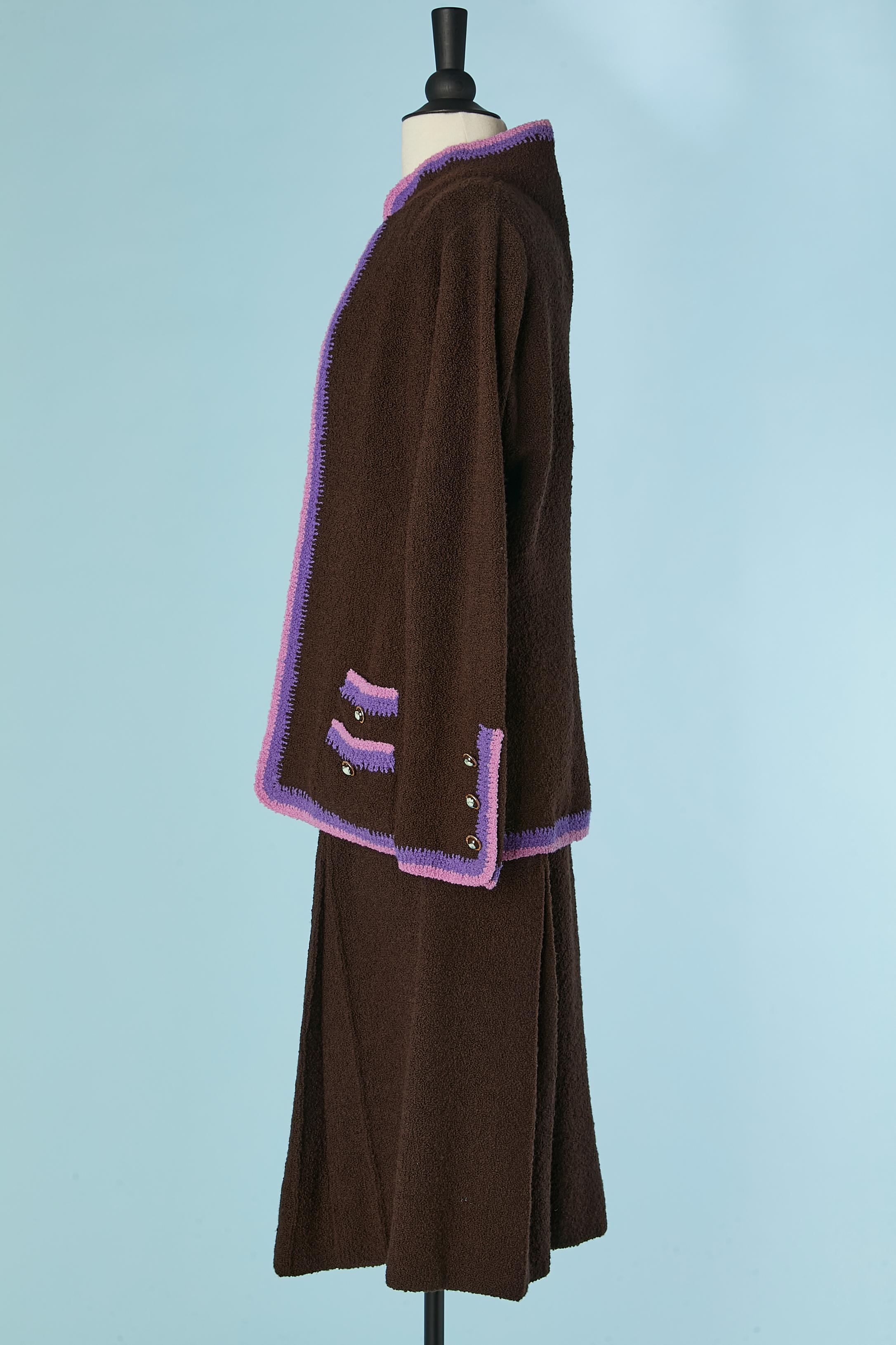 Brown knit jacket, vest and skirt ensemble Adolfo In Excellent Condition For Sale In Saint-Ouen-Sur-Seine, FR
