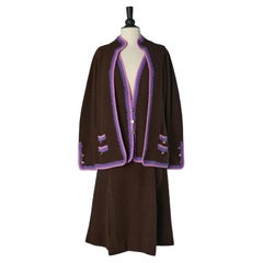 Giacca, gilet e gonna in maglia marrone di Adolfo