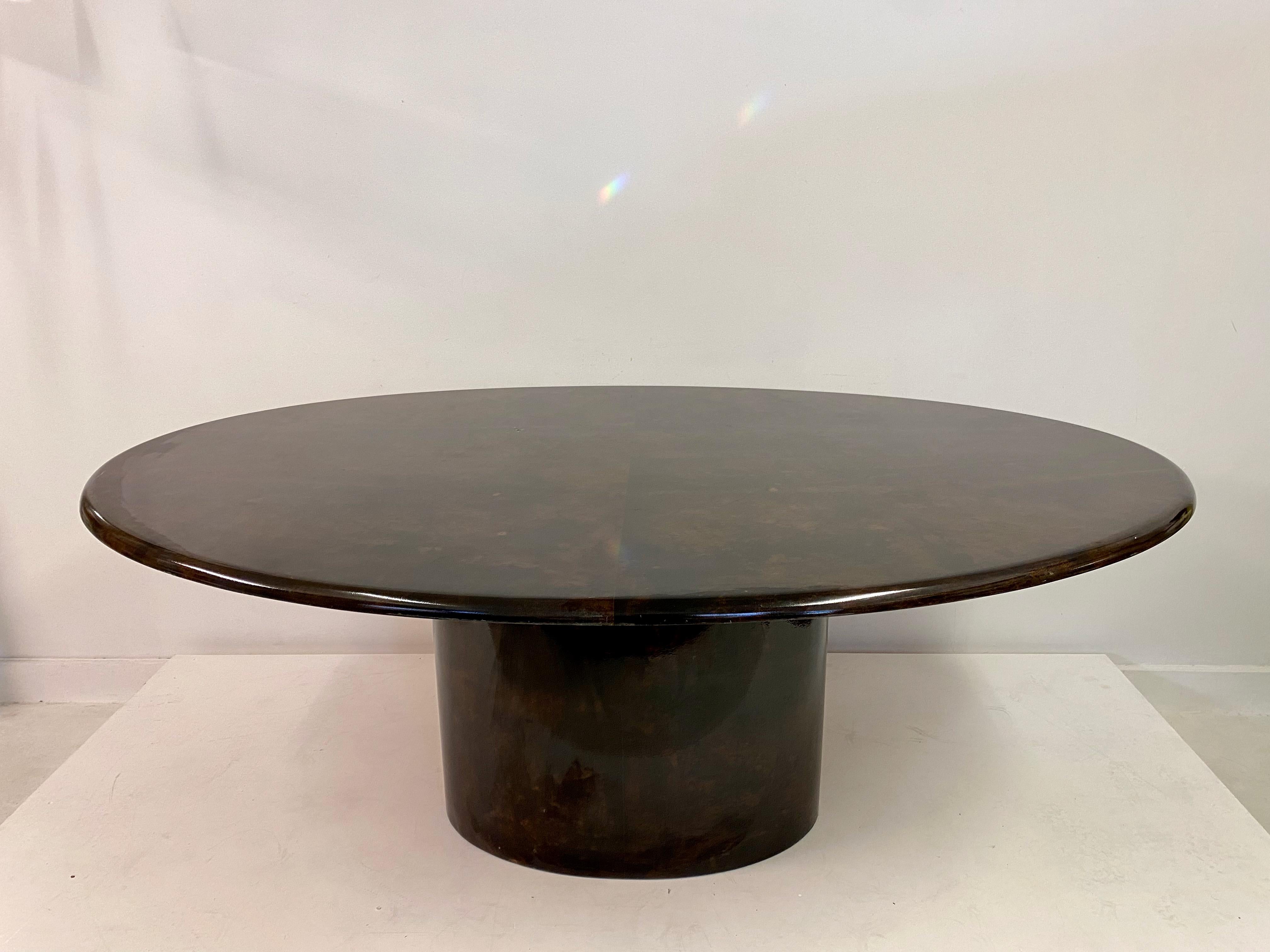 oval lacquer dining table
