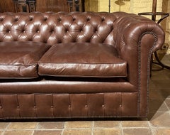 Divano Chesterfield a 3 posti in pelle marrone Made In England