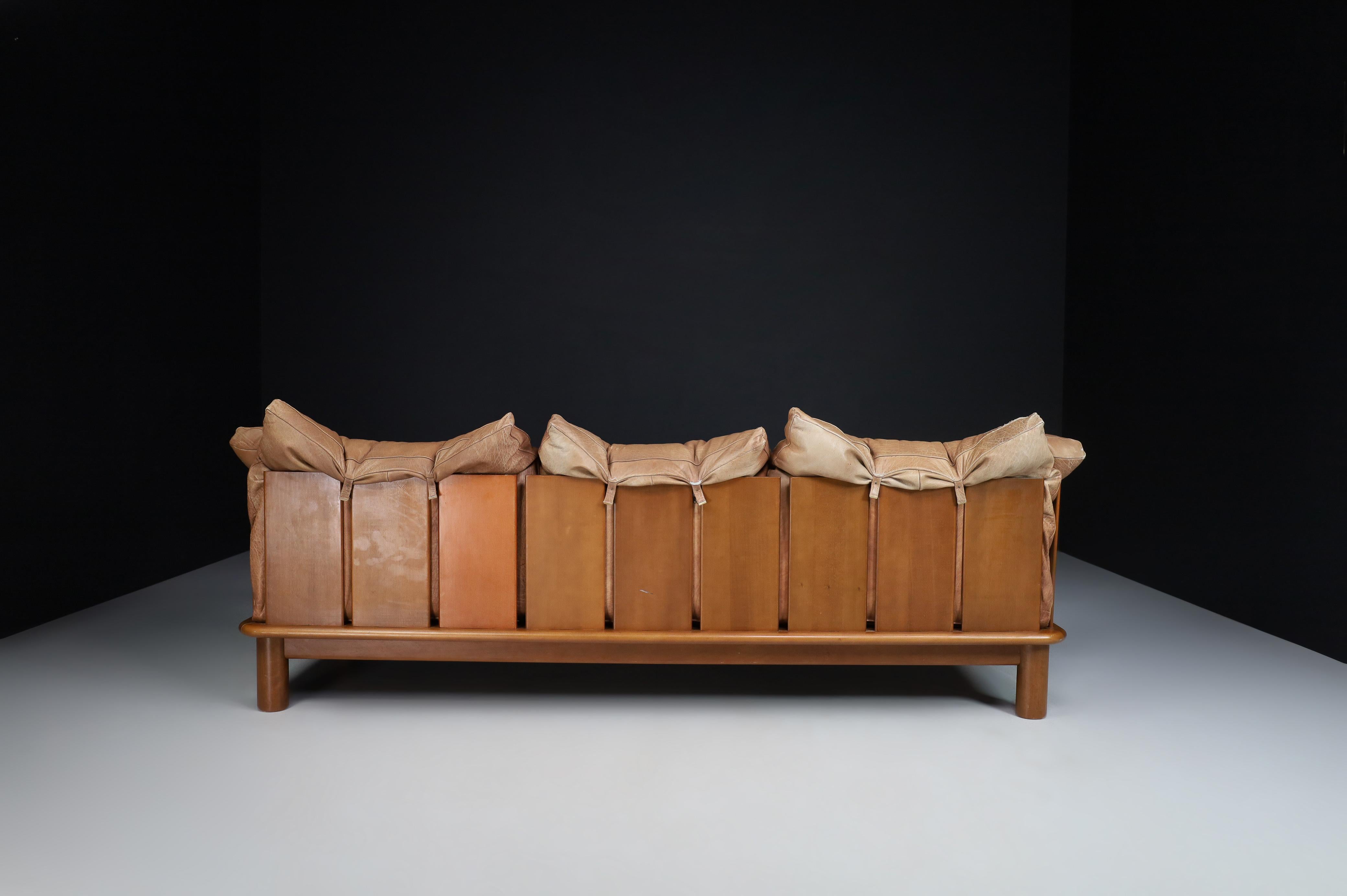 Brown Leather and Walnut XL Sofa from De Pas, D'Urbino Lomazzi for Padova, Italy 4