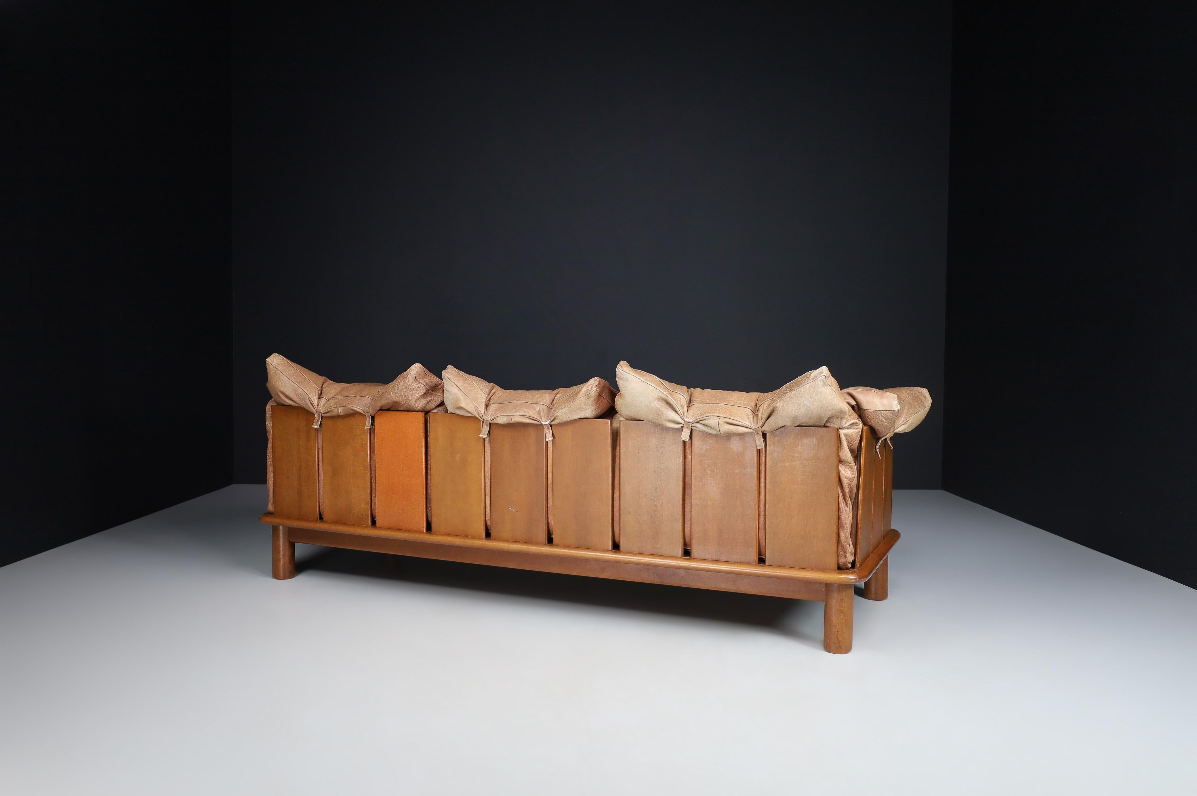 Brown Leather and Walnut XL Sofa from De Pas, D'Urbino Lomazzi for Padova, Italy 5