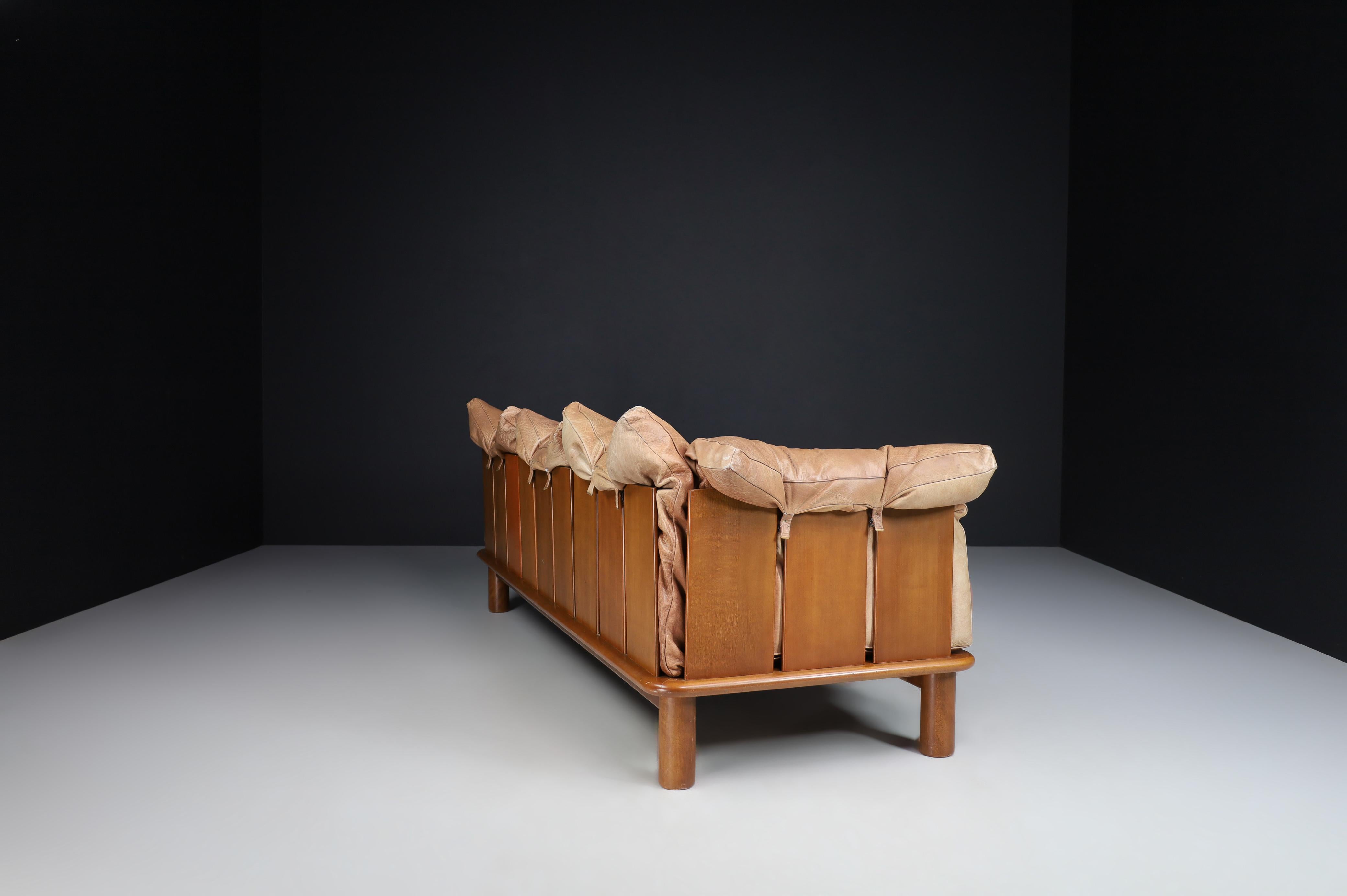 Brown Leather and Walnut XL Sofa from De Pas, D'Urbino Lomazzi for Padova, Italy 7