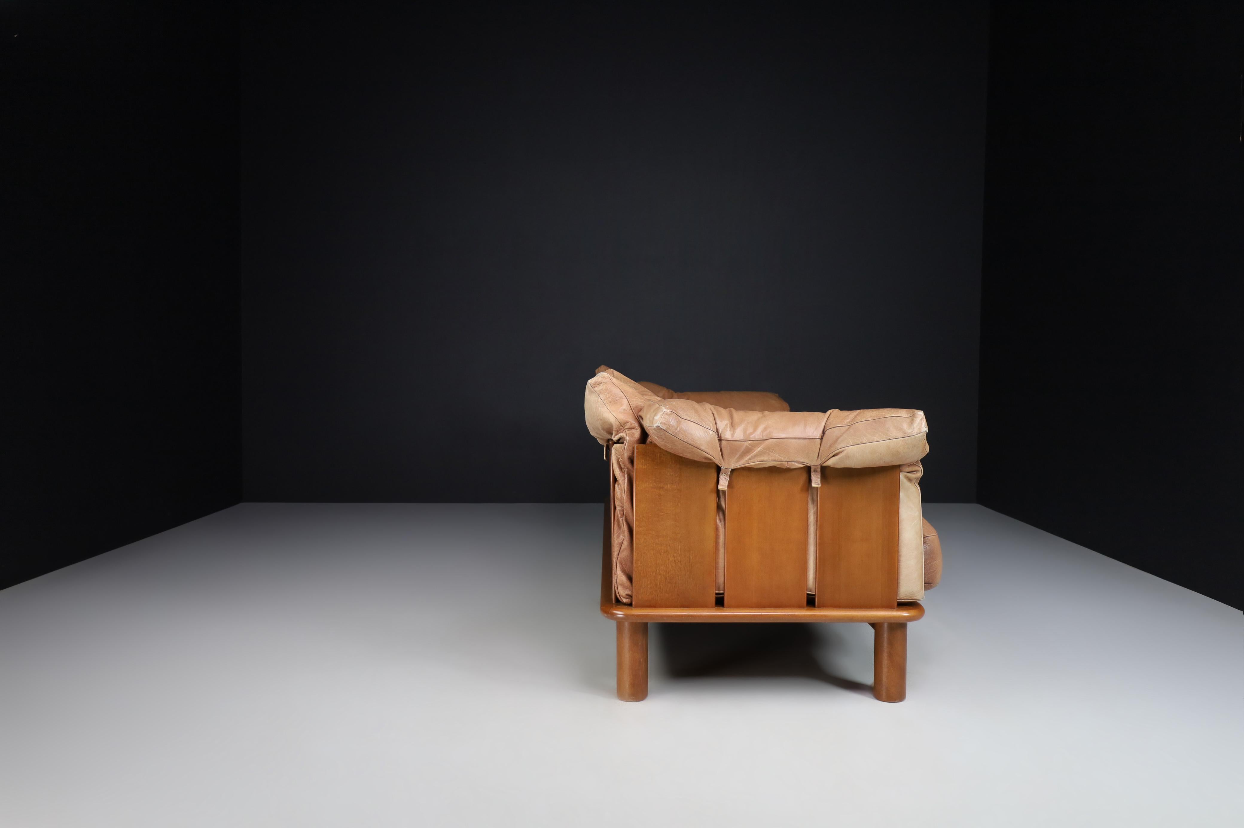 Brown Leather and Walnut XL Sofa from De Pas, D'Urbino Lomazzi for Padova, Italy 8