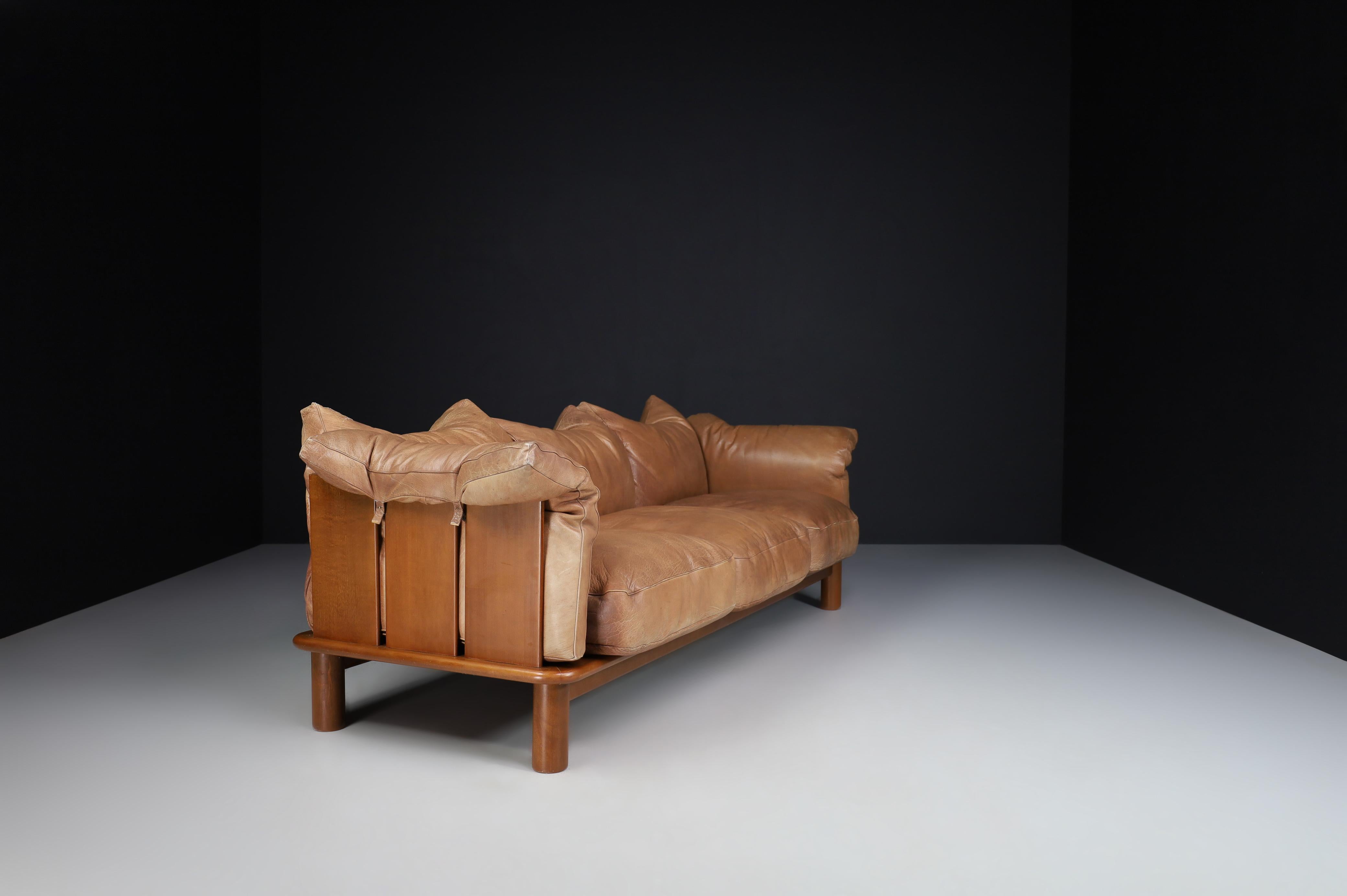 Brown Leather and Walnut XL Sofa from De Pas, D'Urbino Lomazzi for Padova, Italy 9