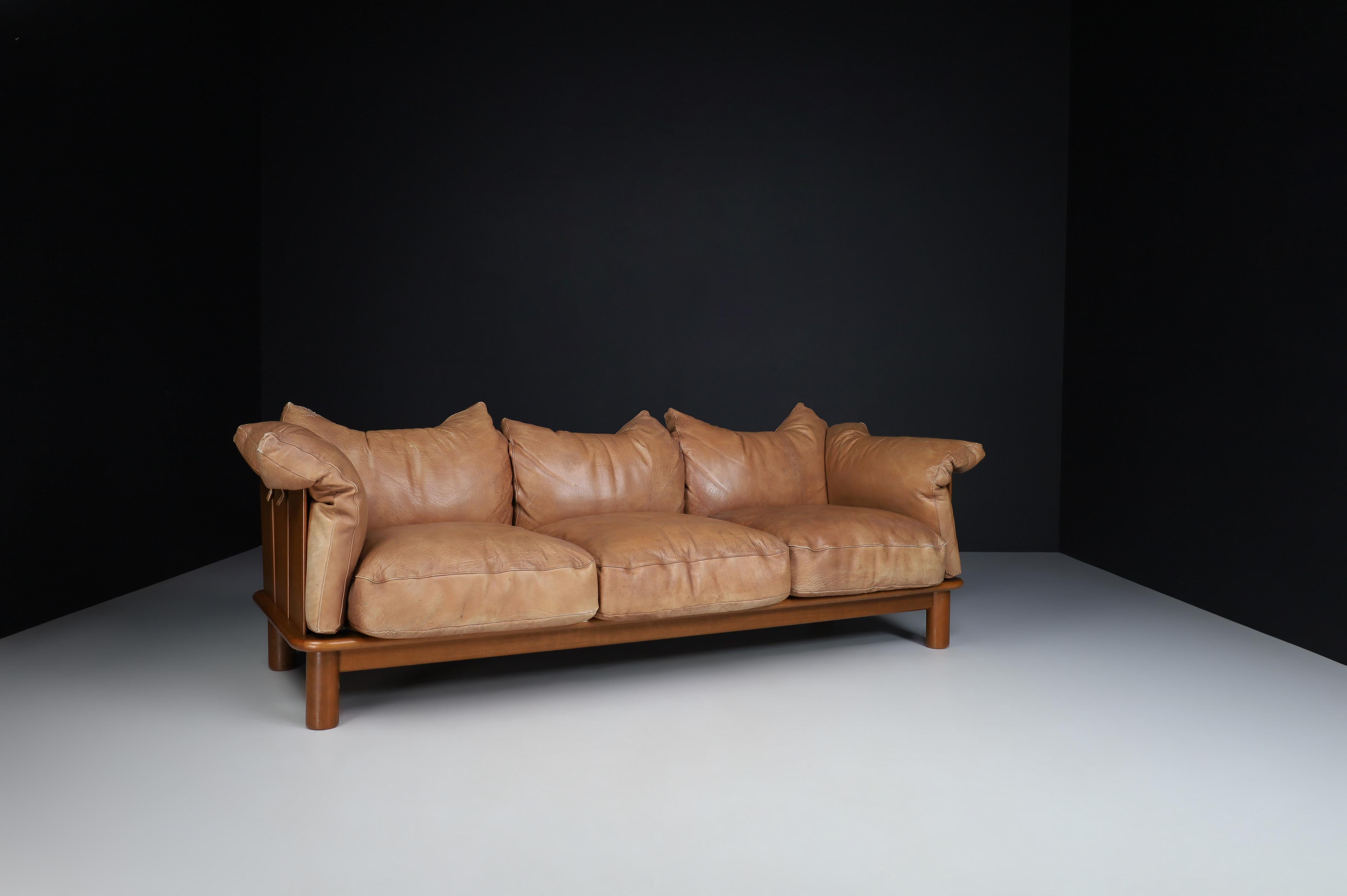 Brown Leather and Walnut XL Sofa from De Pas, D'Urbino Lomazzi for Padova, Italy 11