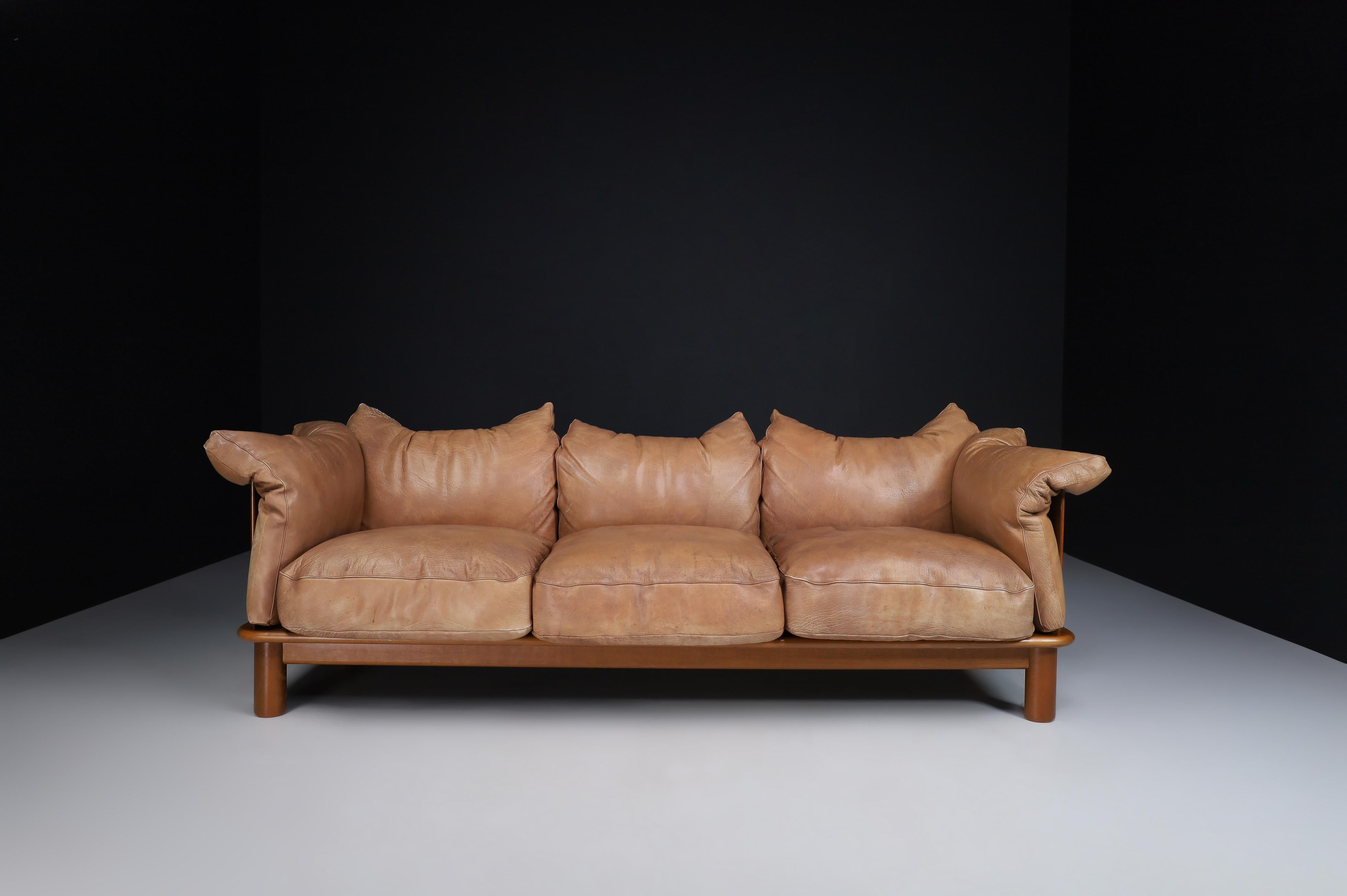 Brown Leather and Walnut XL Sofa from De Pas, D'Urbino Lomazzi for Padova, Italy 12