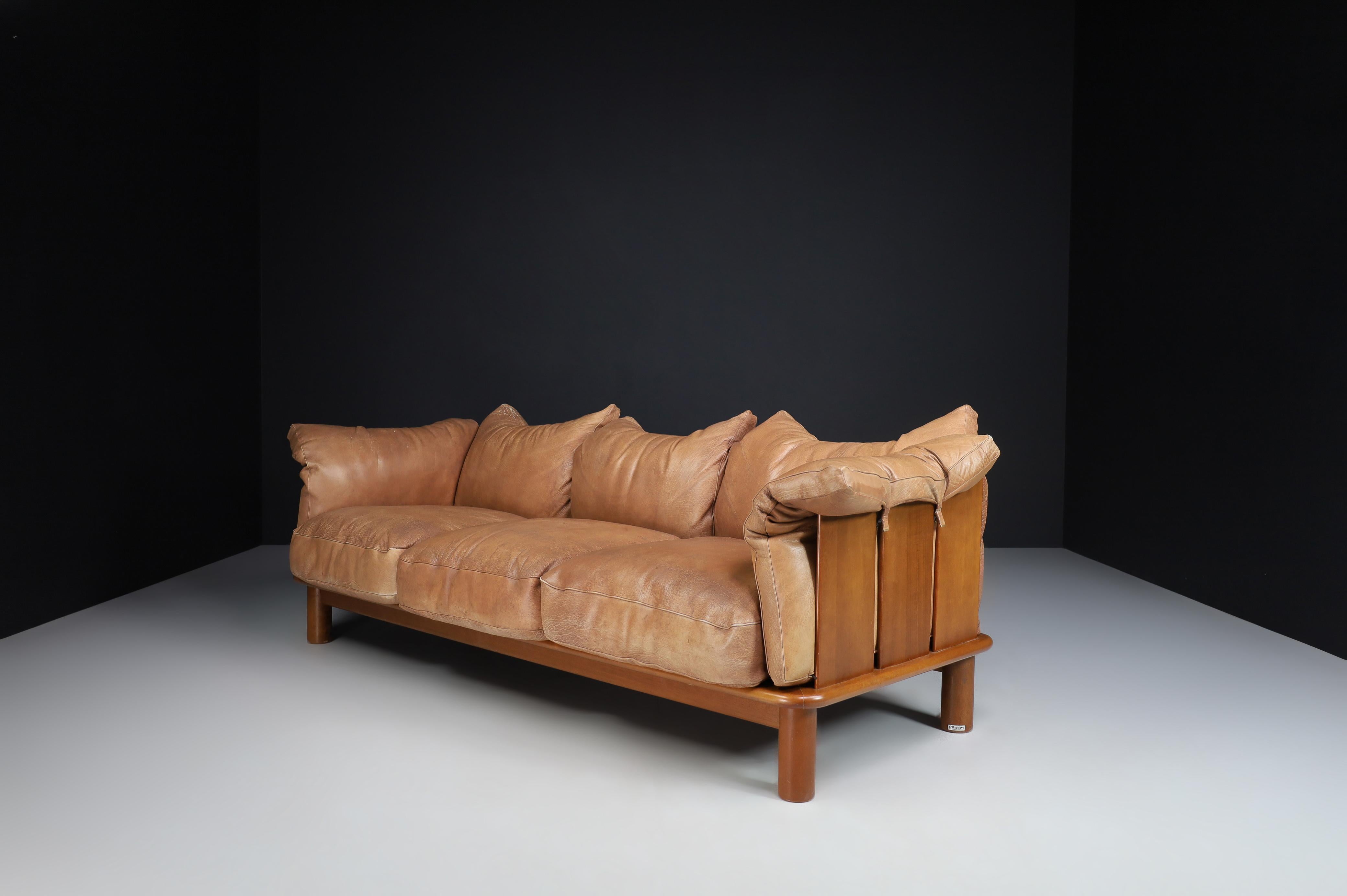 Italian Brown Leather and Walnut XL Sofa from De Pas, D'Urbino Lomazzi for Padova, Italy